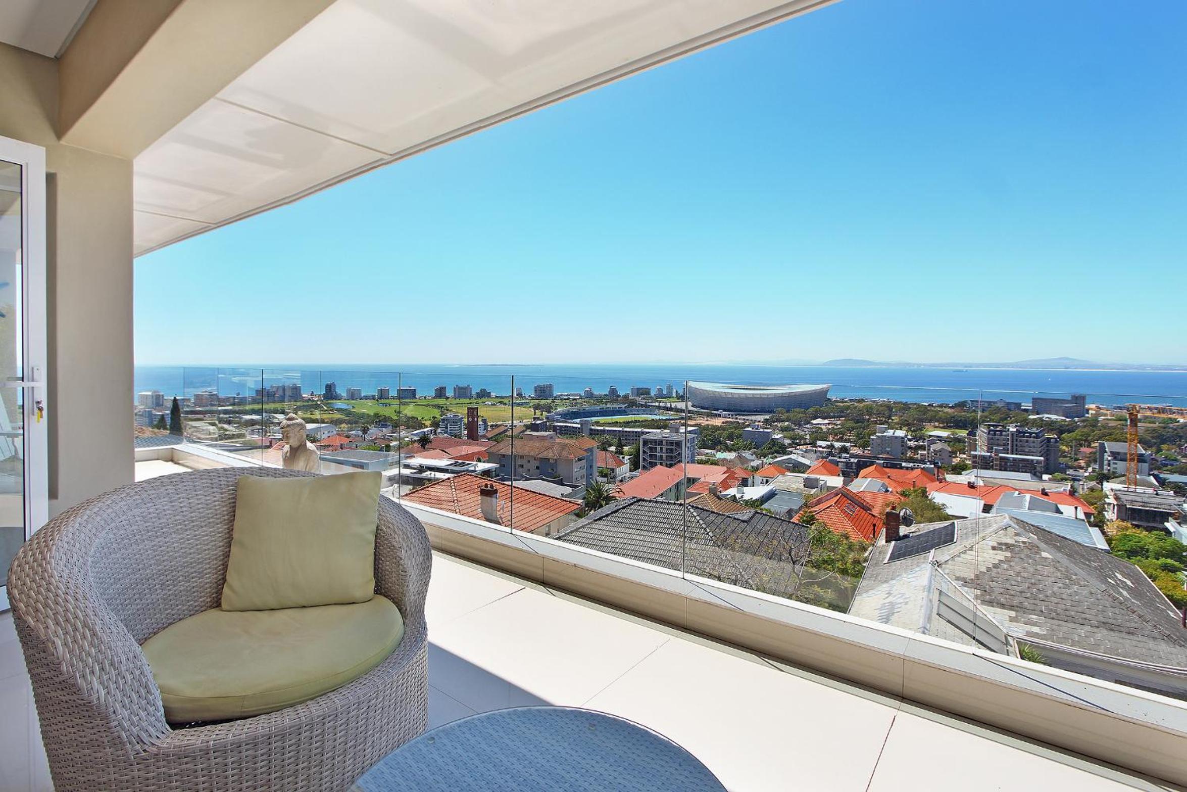 Panova Luxury Suite by Totalstay