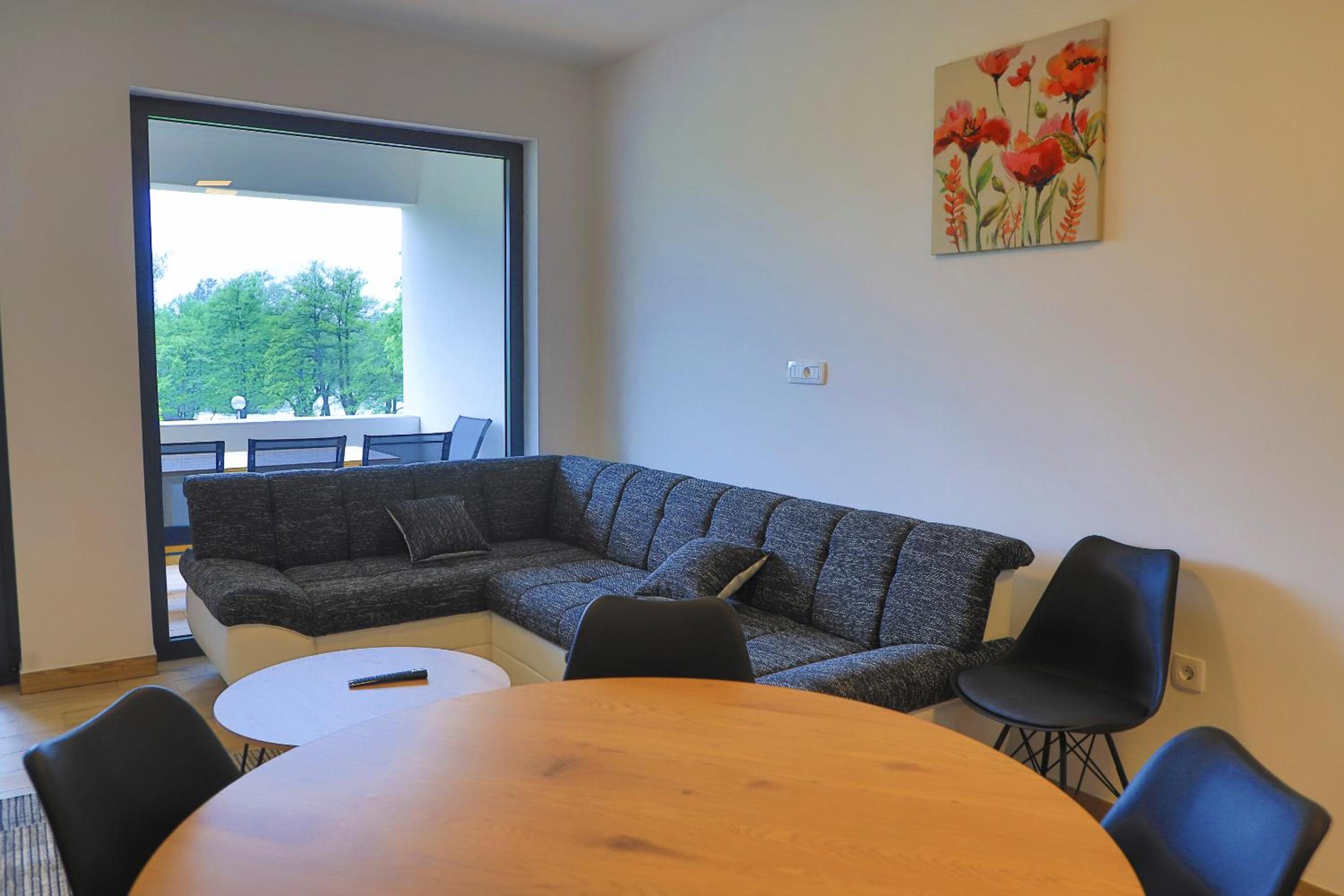 Holiday Homes Pozitiva