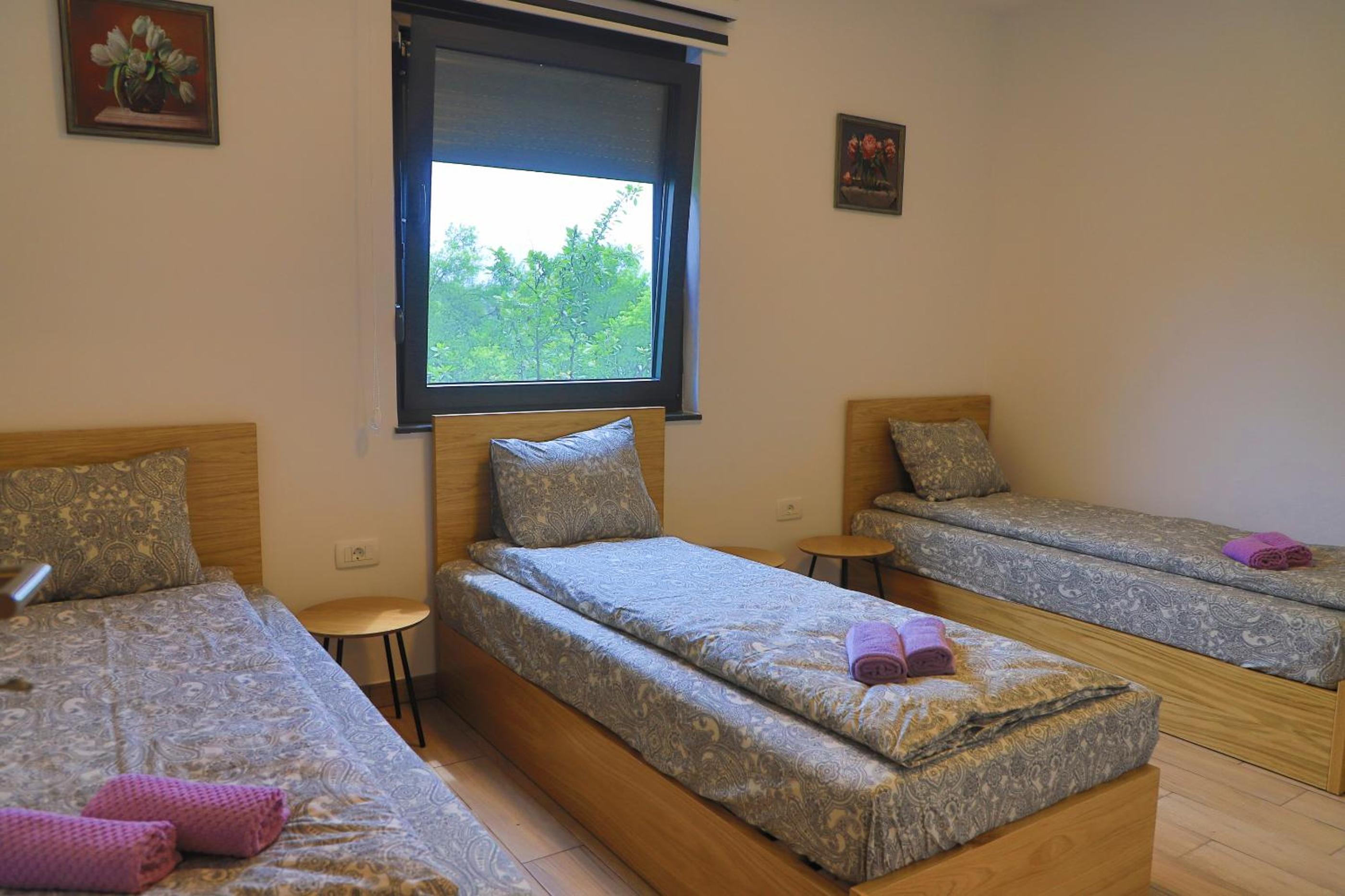 Holiday Homes Pozitiva