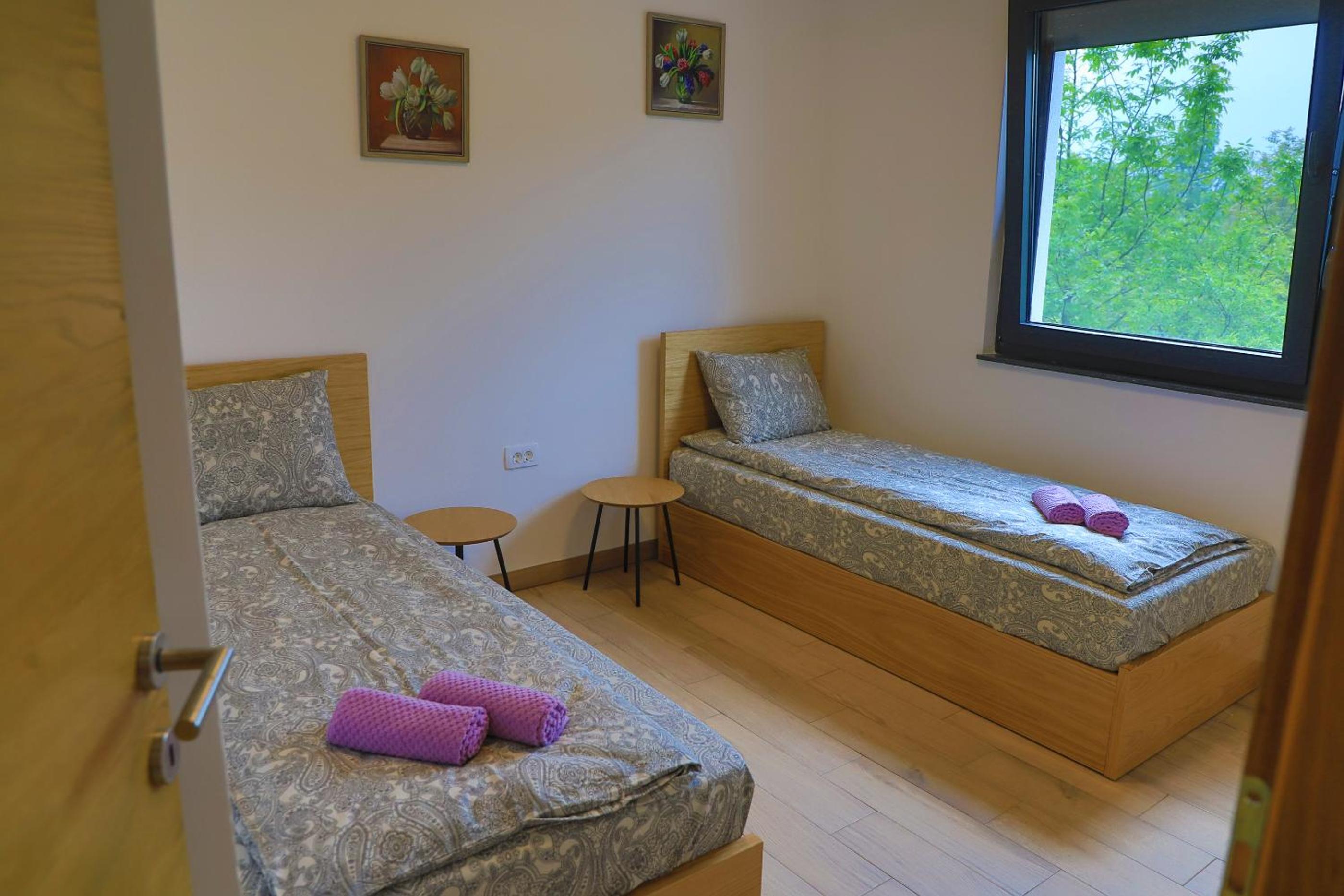 Holiday Homes Pozitiva