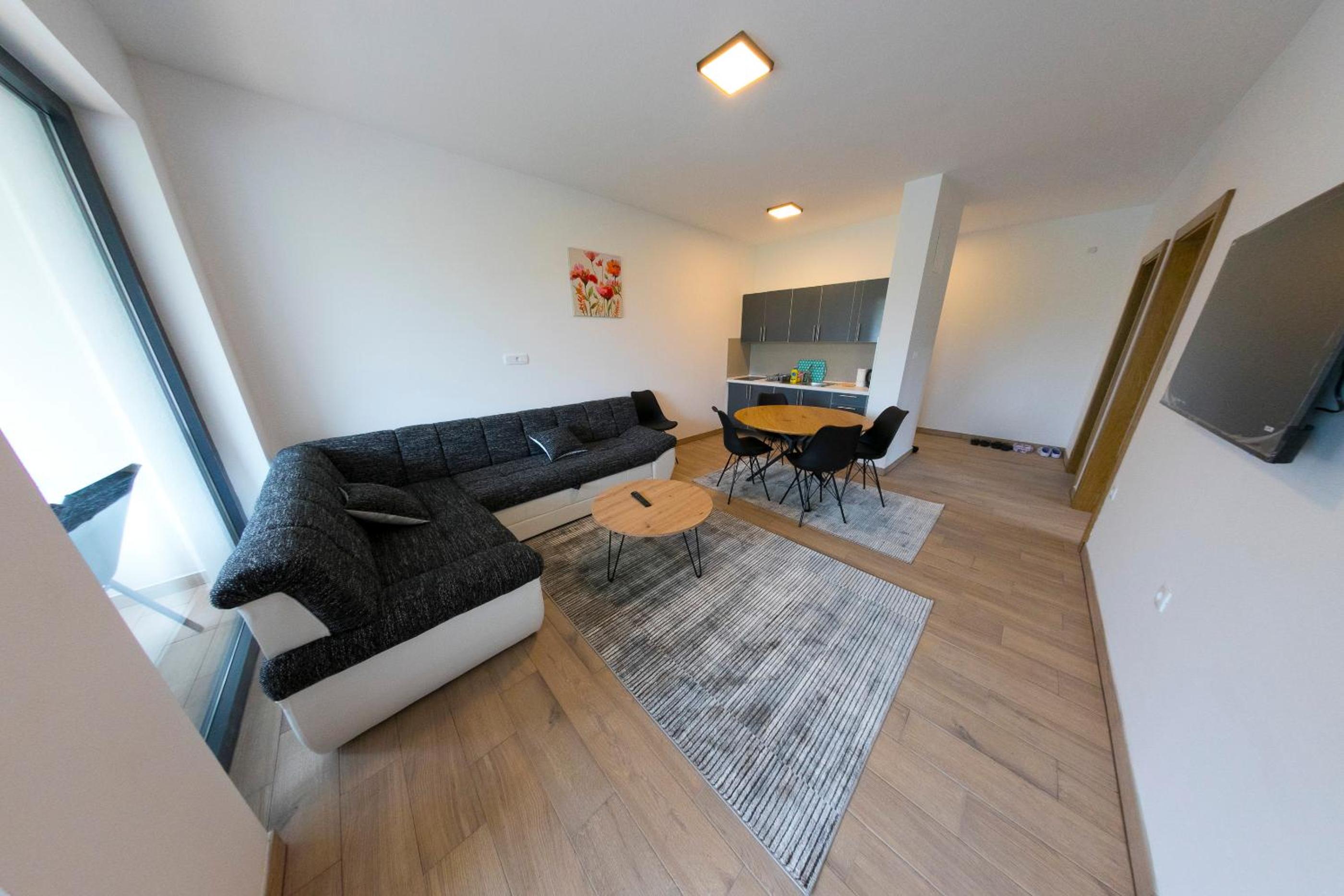 Holiday Homes Pozitiva