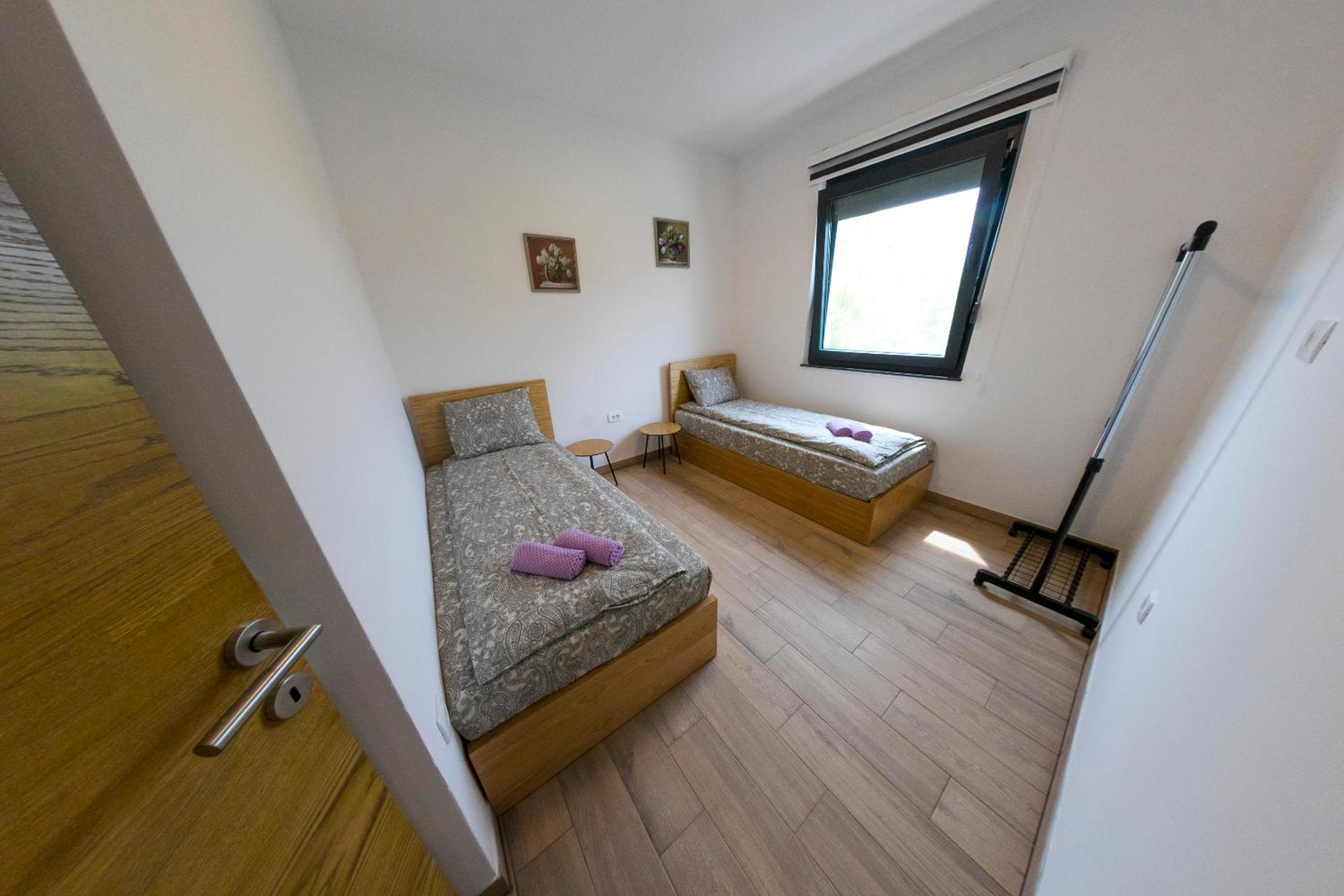 Holiday Homes Pozitiva
