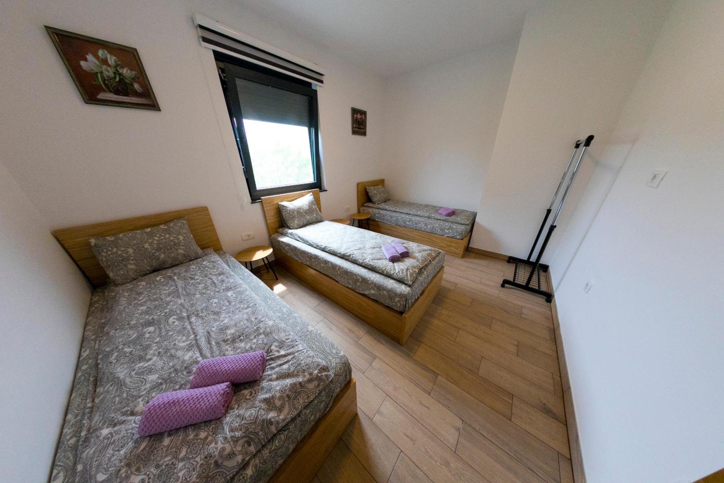 Holiday Homes Pozitiva