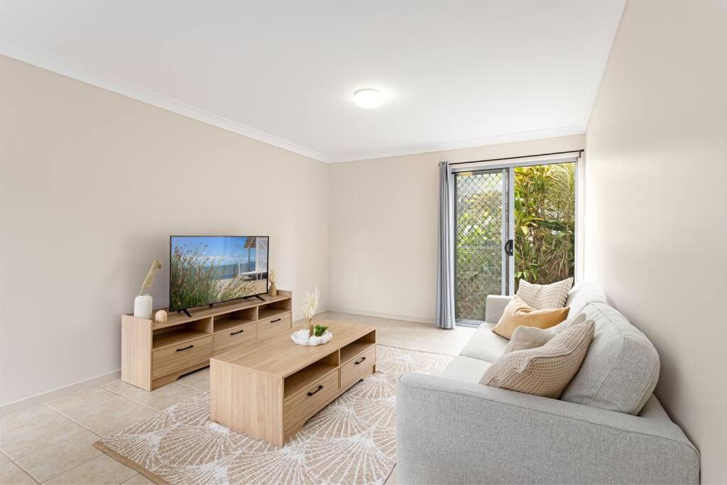 Self-contained unit in Scarborough