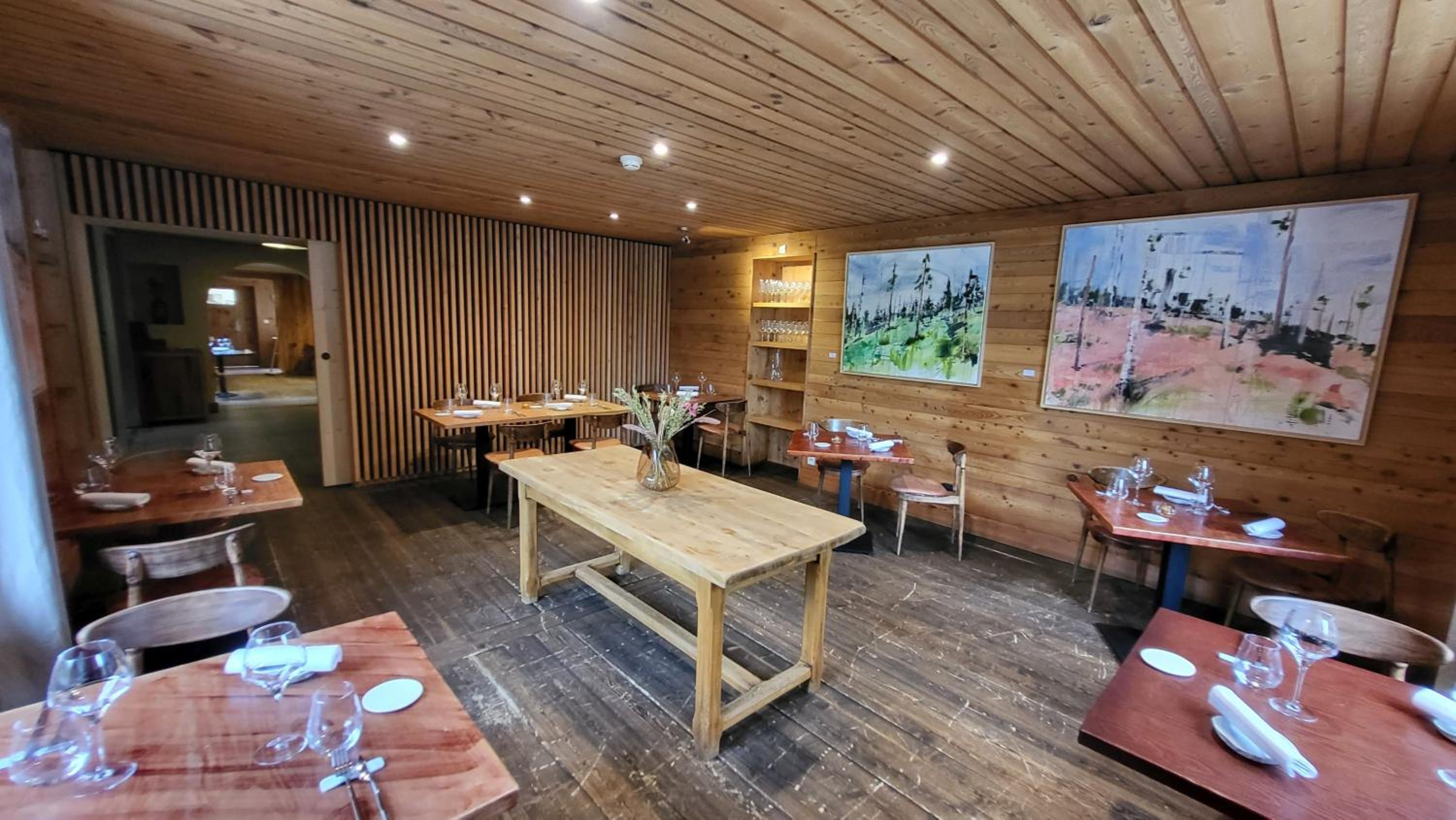 restaurant