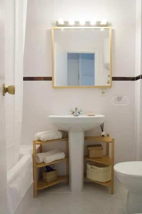 Cozy apartment in a typical Sevillian patio house