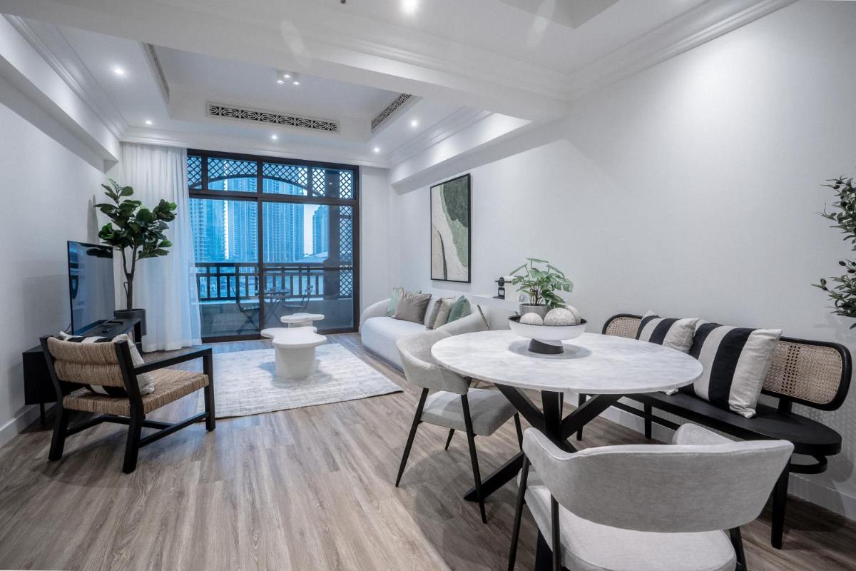 LUXFolio Retreats - Brand New - Full Burj View