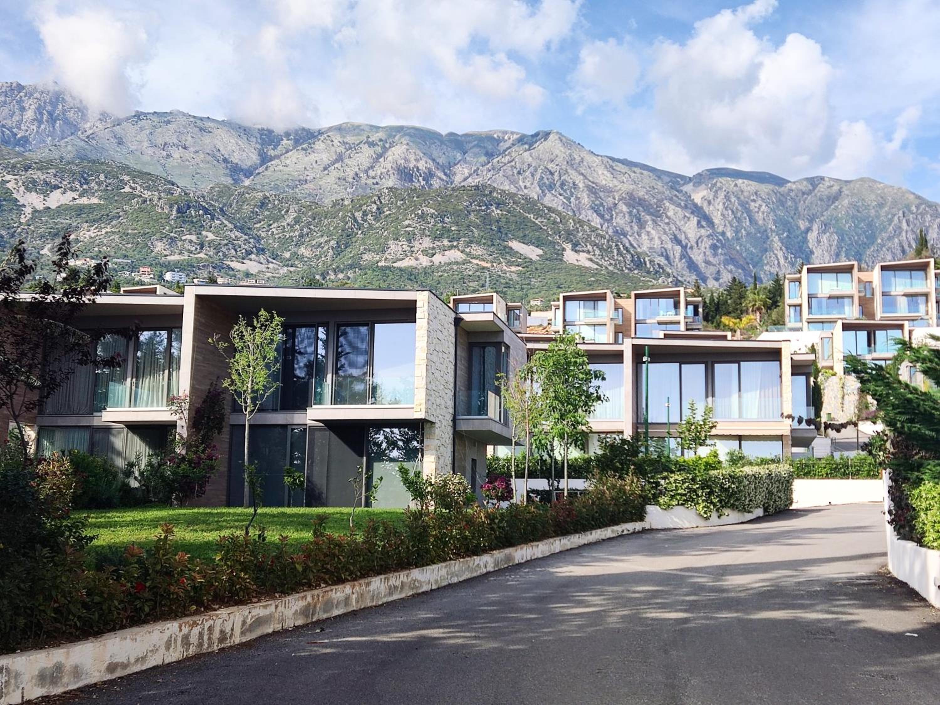 Olea Residence, Luxury sea view apartment with private beach