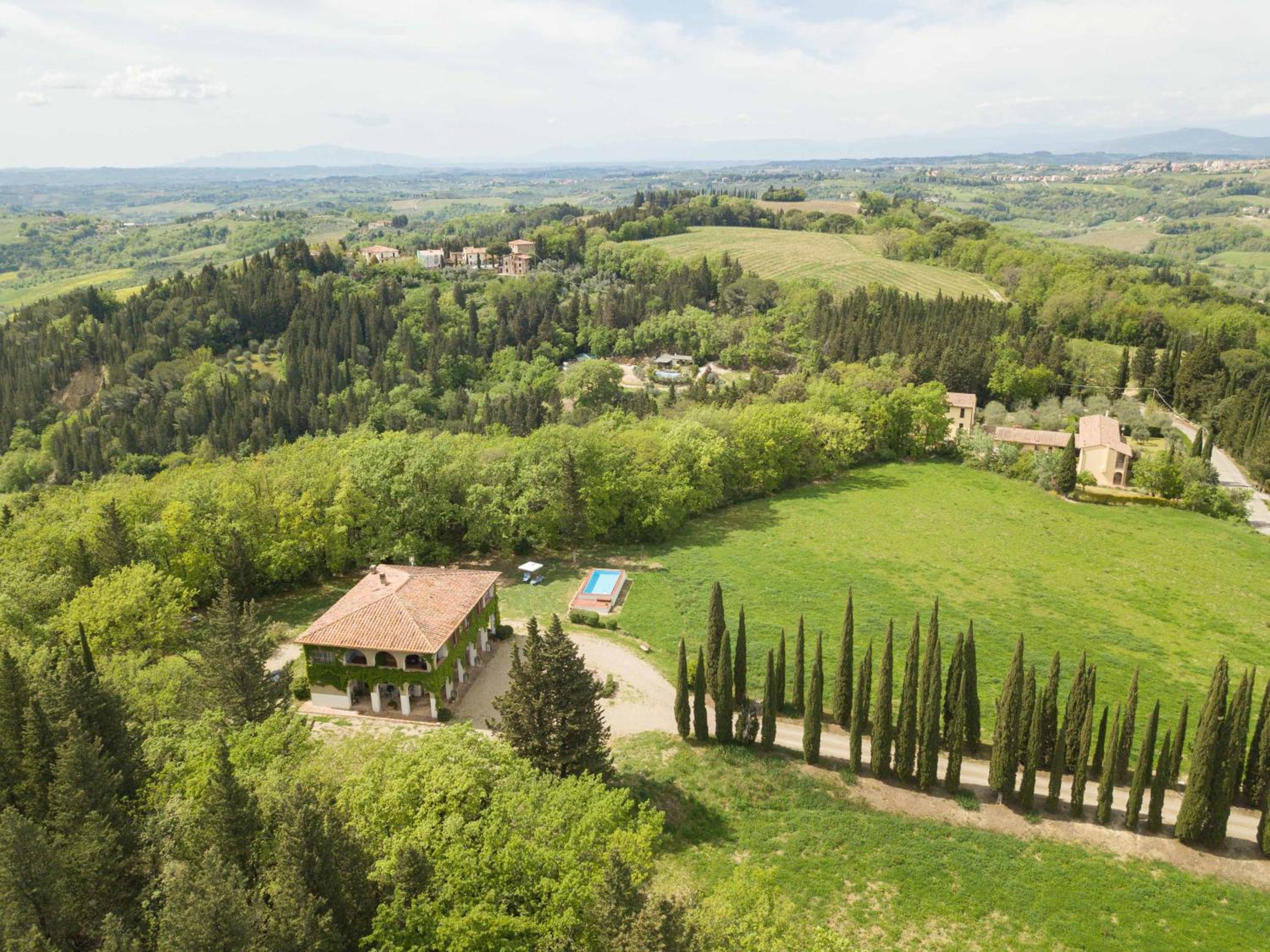 Liberty Villa with private garden and pool by VacaVilla view 5
