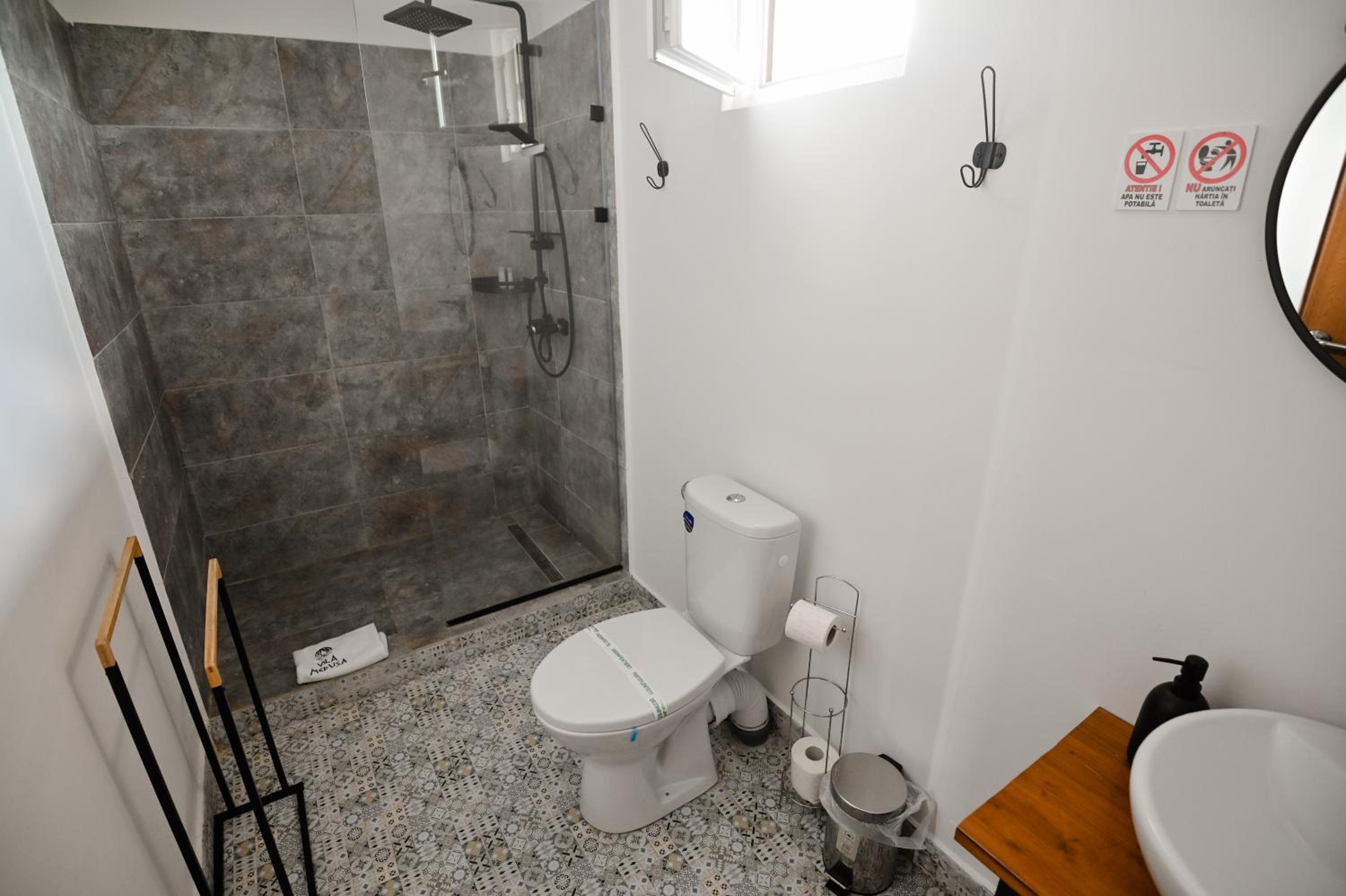 Photo 54