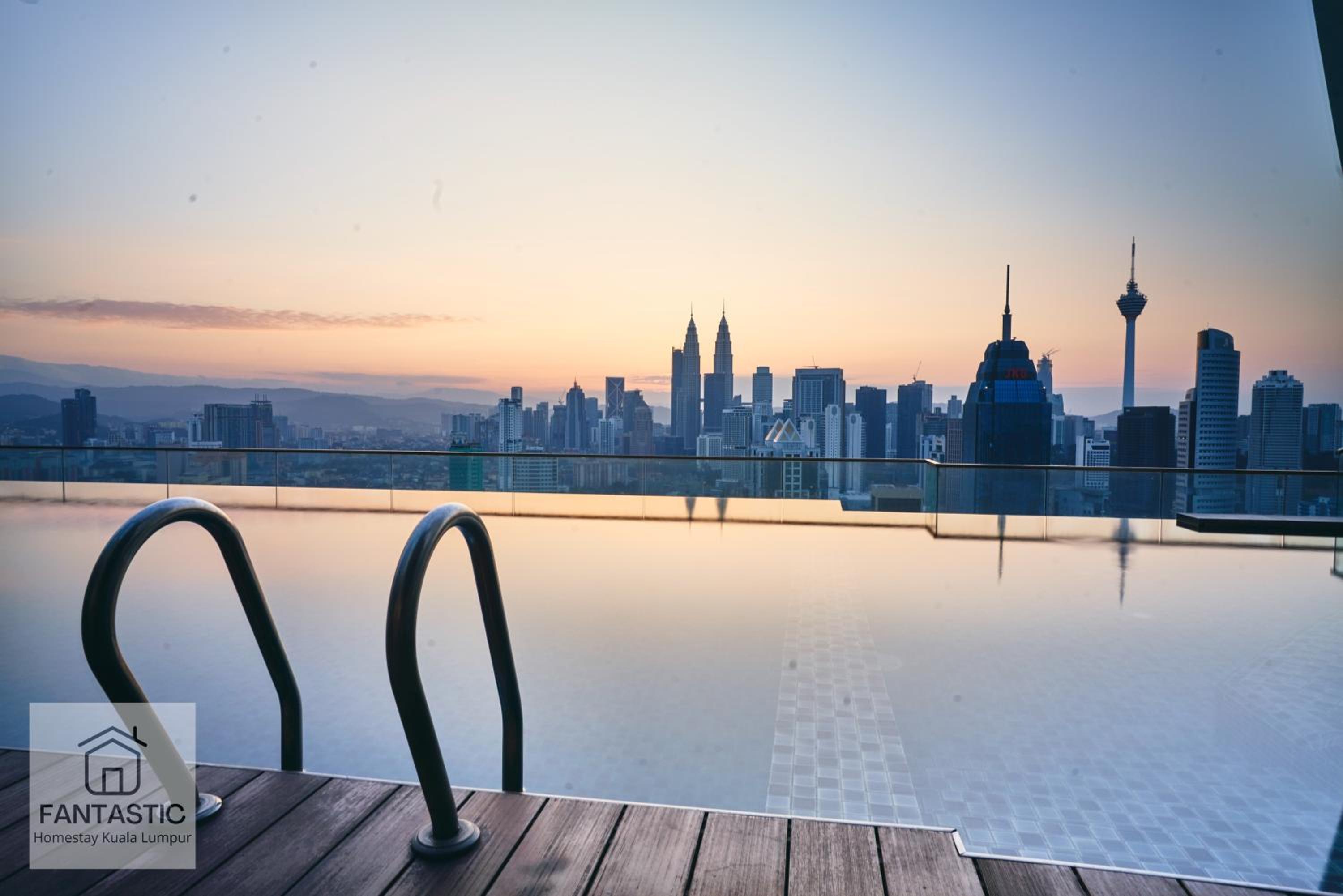 Regalia Residence at KLCC View Sky Pool by MC