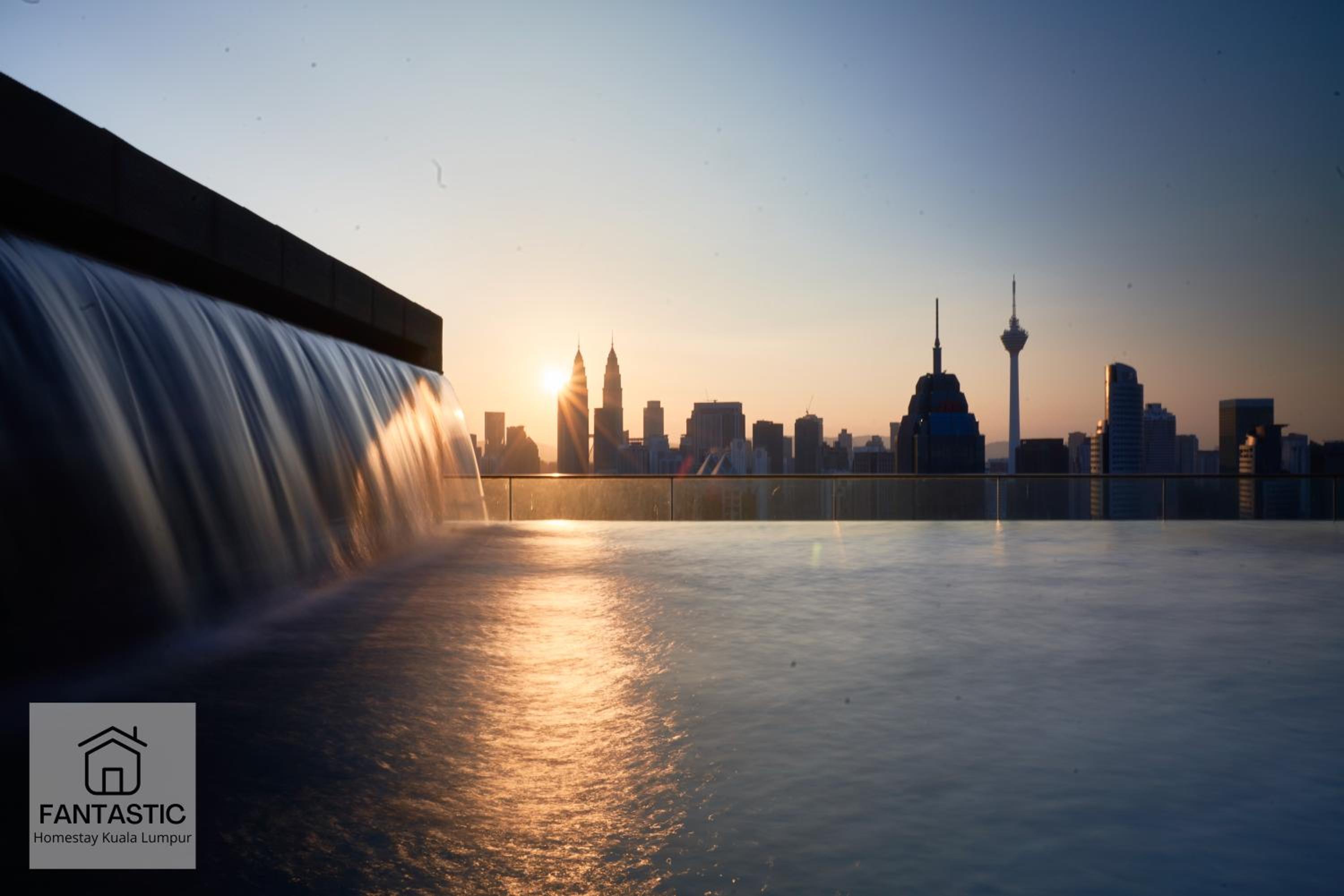 Regalia Residence at KLCC View Sky Pool by MC