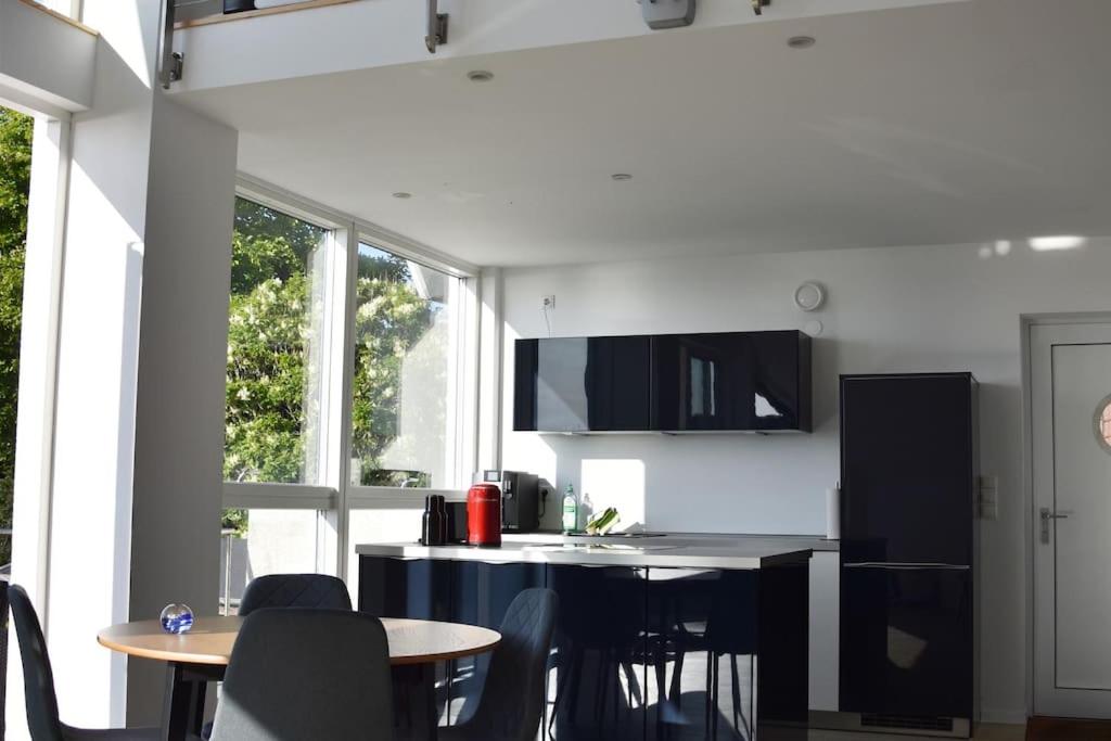 Lichtdurchflutete Ferienwohnung mit direktem Schleiblick