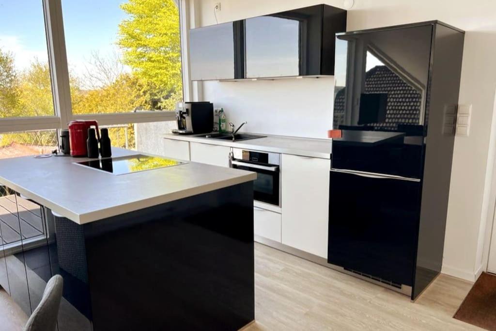 Lichtdurchflutete Ferienwohnung mit direktem Schleiblick