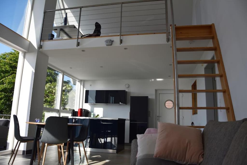 Lichtdurchflutete Ferienwohnung mit direktem Schleiblick