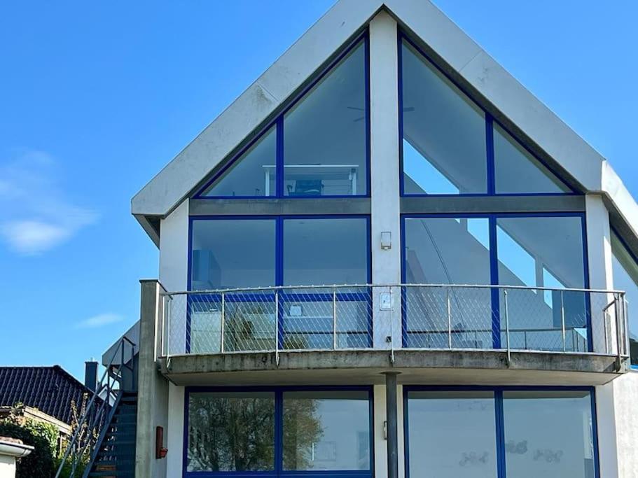Lichtdurchflutete Ferienwohnung mit direktem Schleiblick