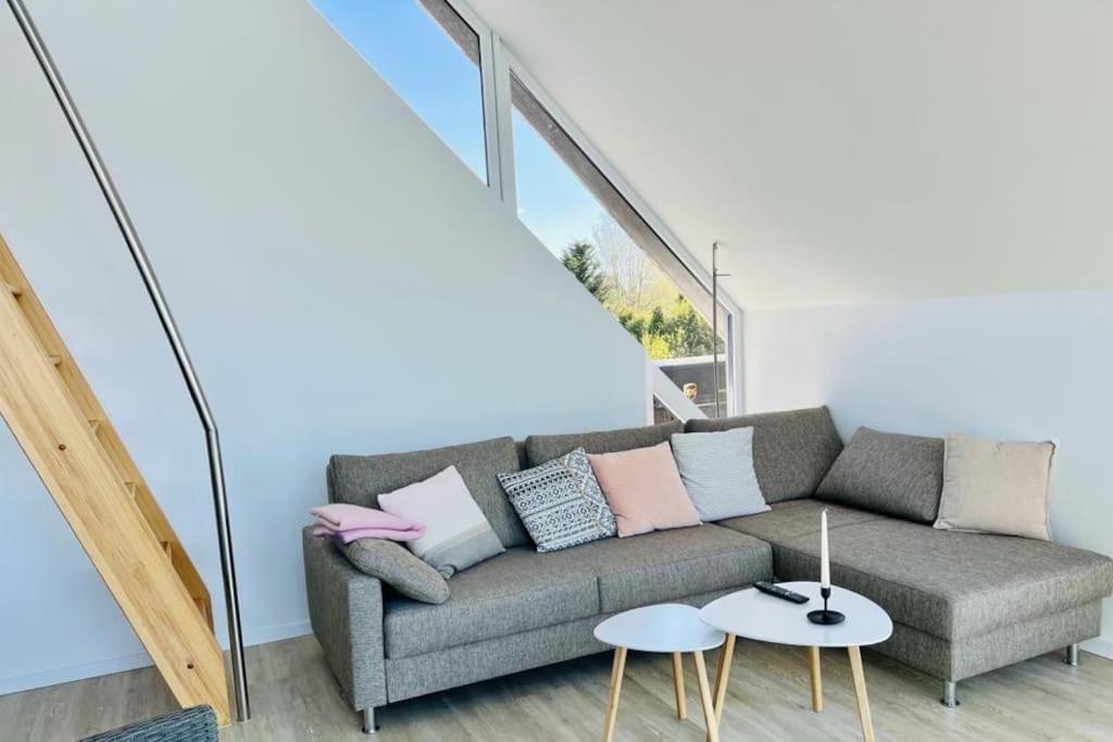 Lichtdurchflutete Ferienwohnung mit direktem Schleiblick