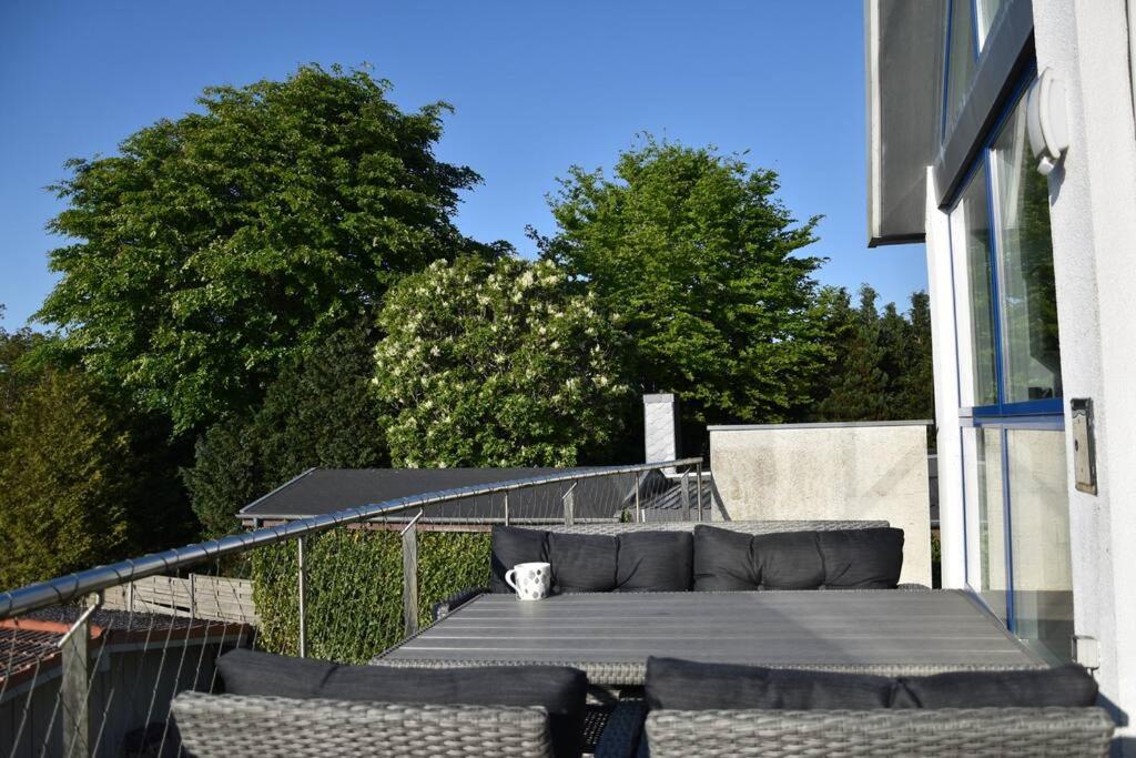 Lichtdurchflutete Ferienwohnung mit direktem Schleiblick