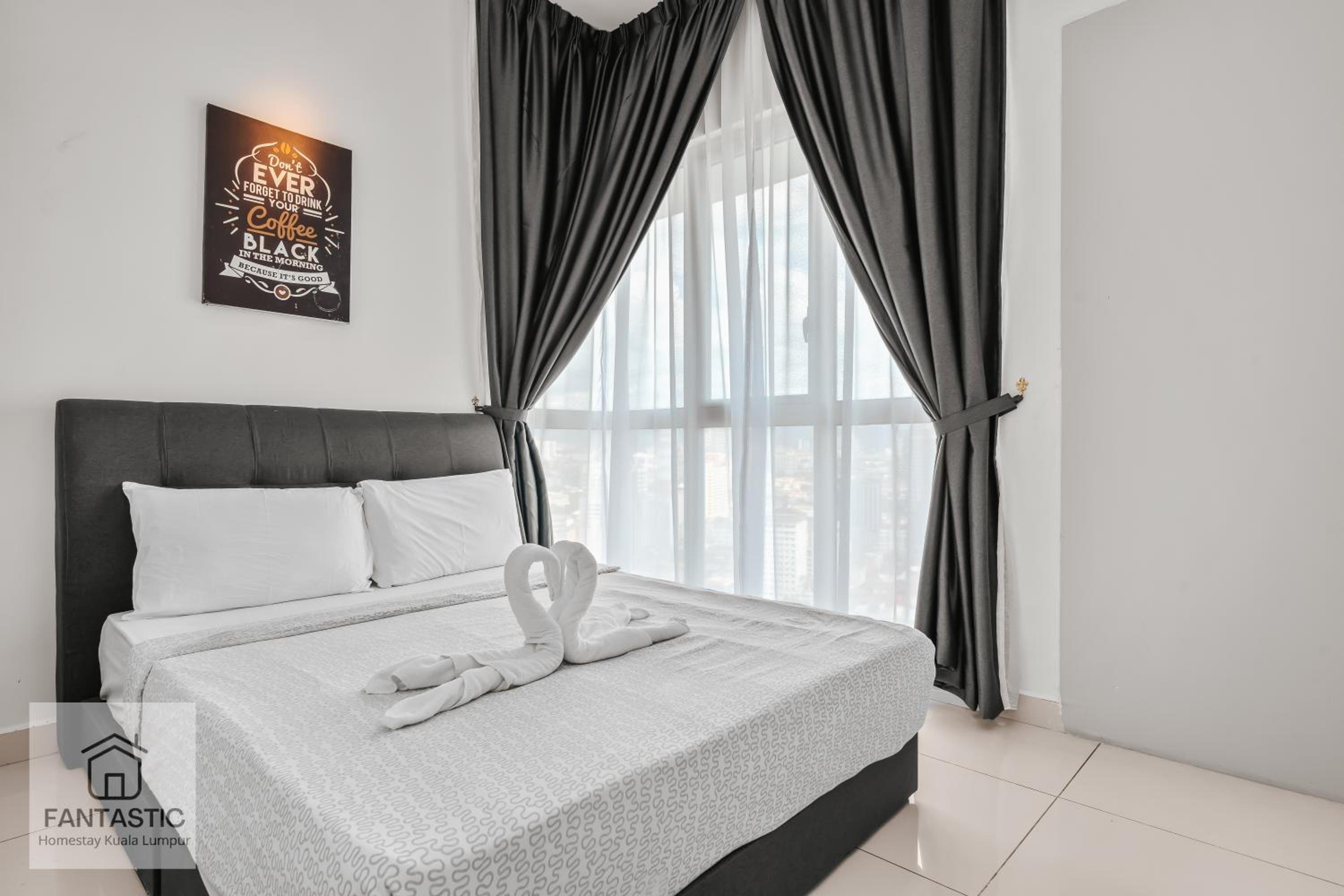 Regalia Residence at KLCC View Sky Pool by MC