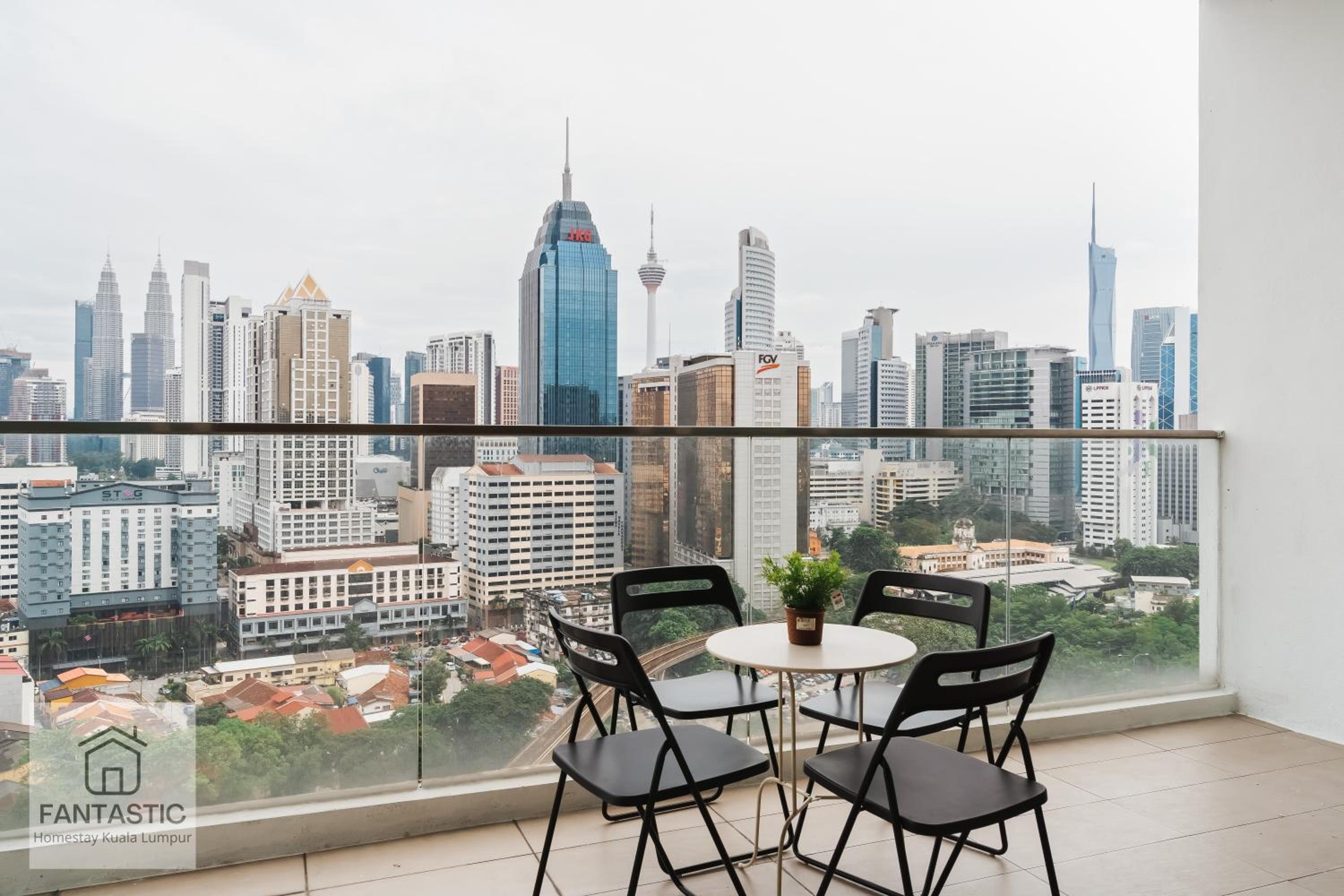 Regalia Residence at KLCC View Sky Pool by MC