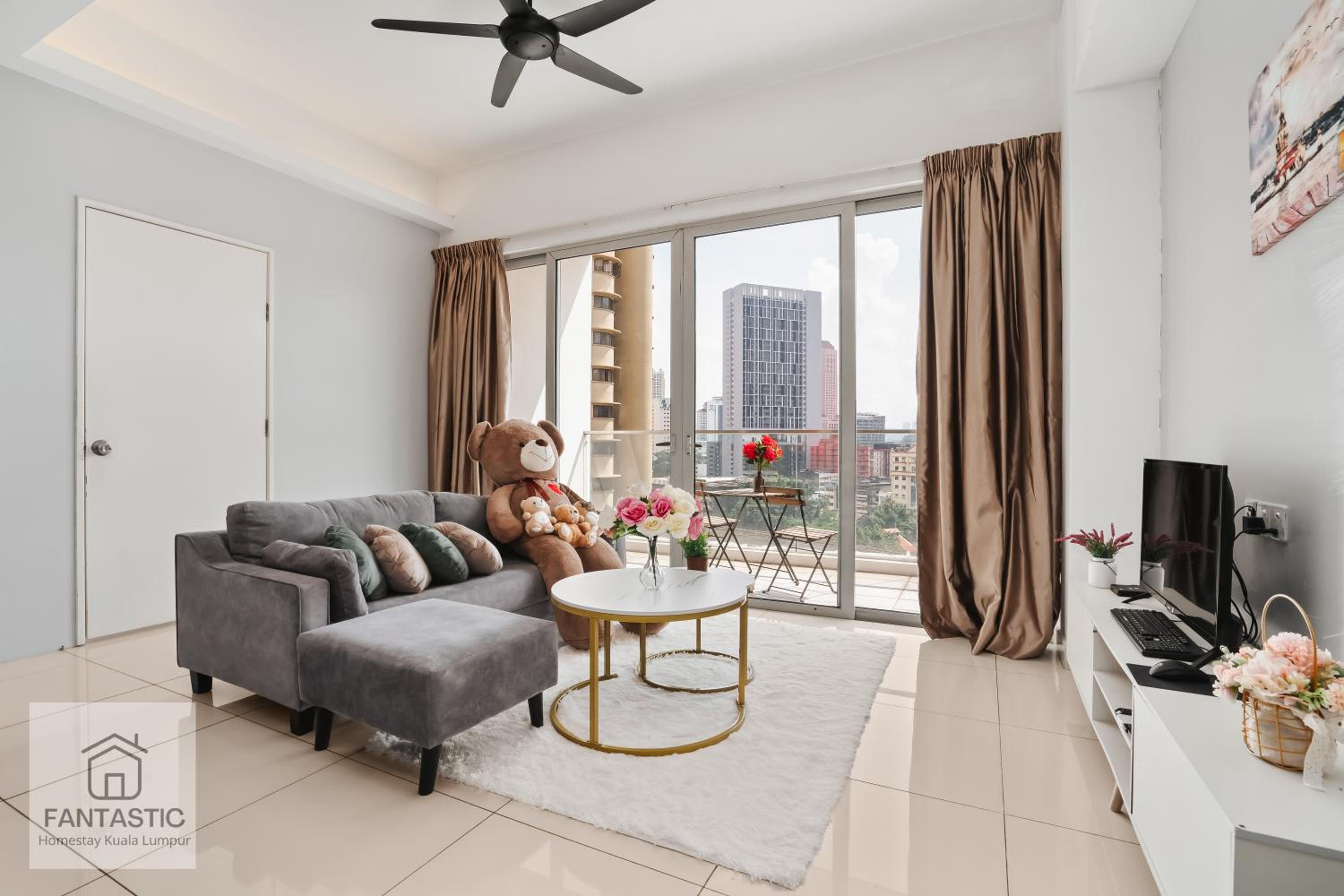 Regalia Residence at KLCC View Sky Pool by MC