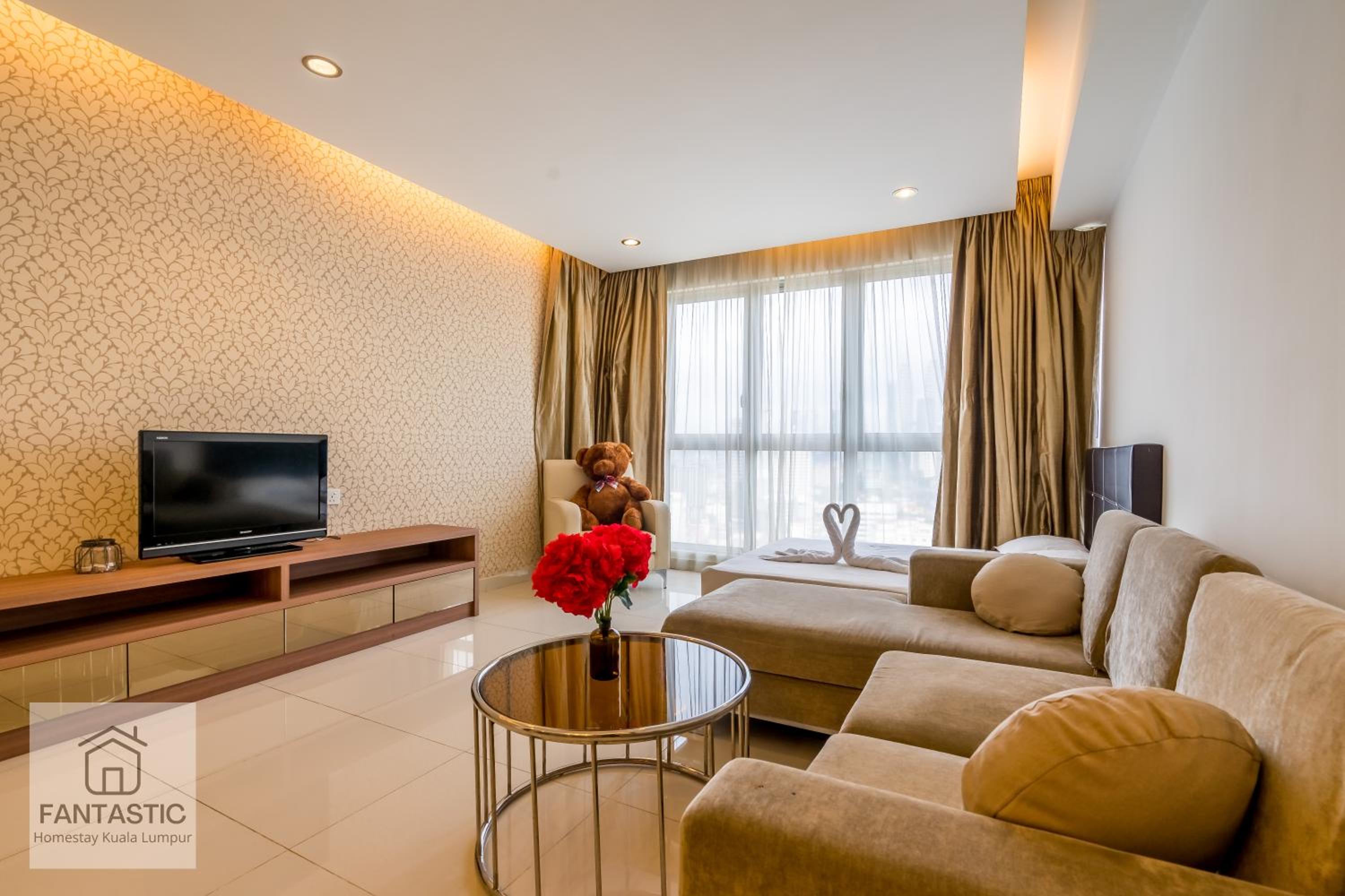 Regalia Residence at KLCC View Sky Pool by MC