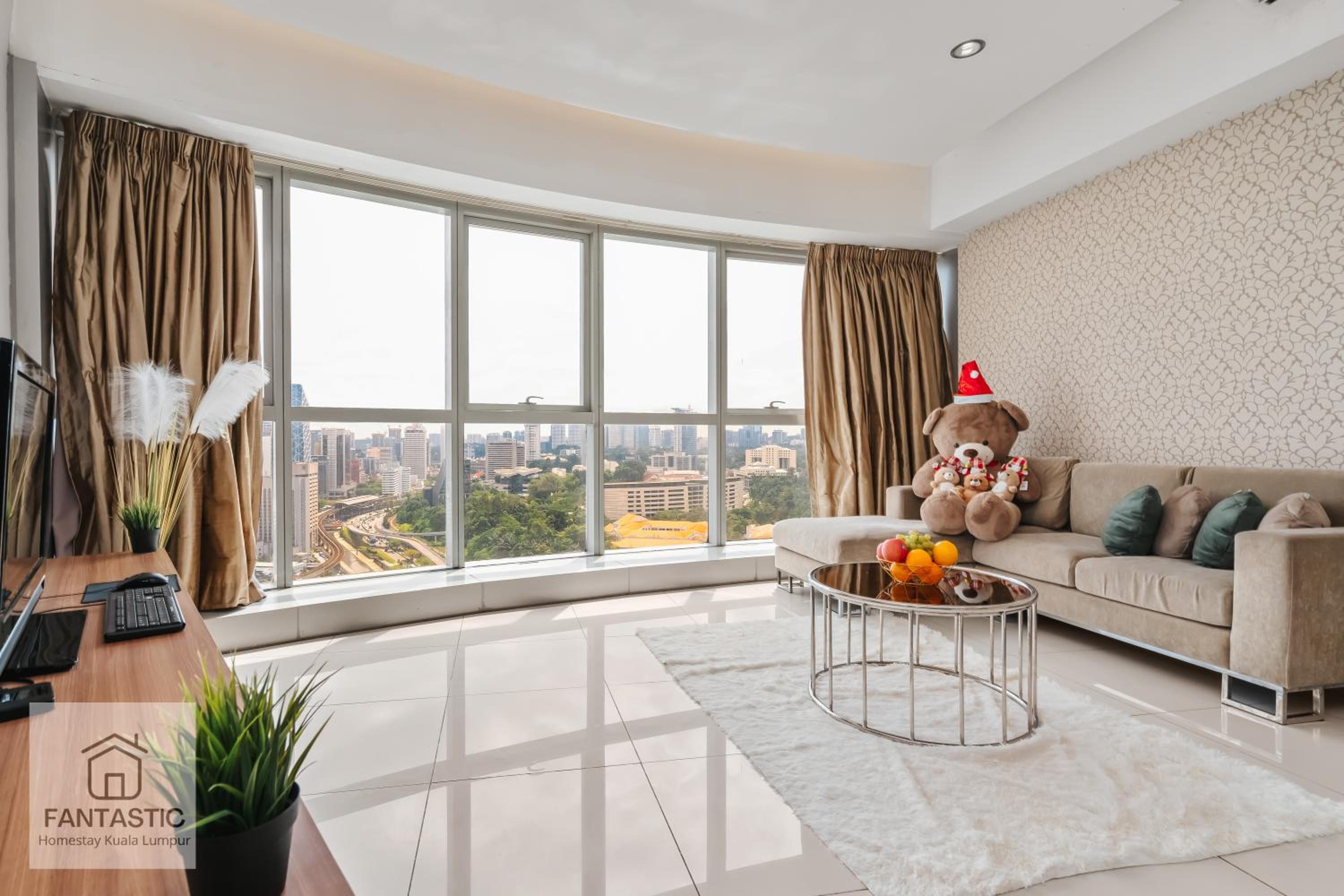 Regalia Residence at KLCC View Sky Pool by MC