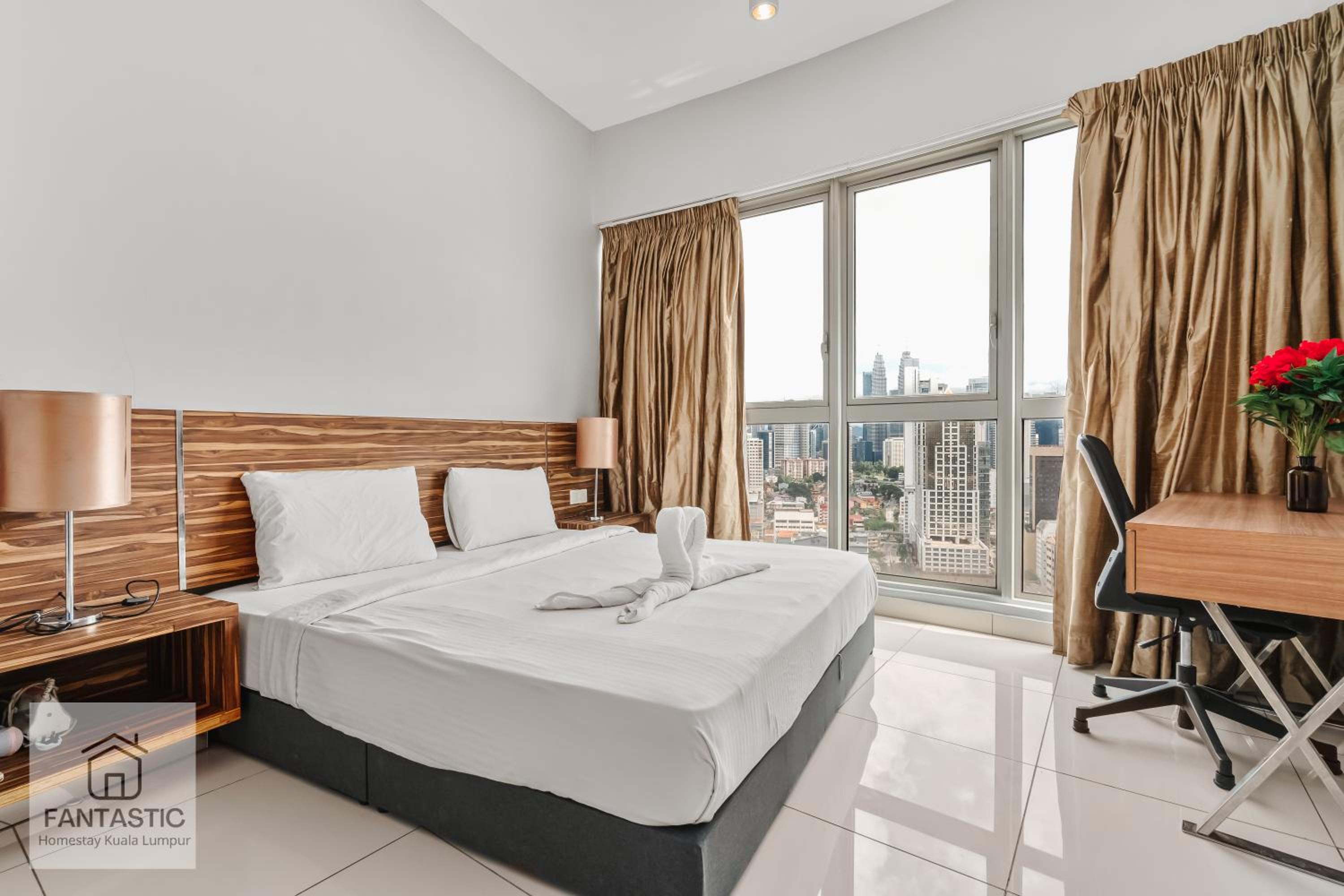 Regalia Residence at KLCC View Sky Pool by MC