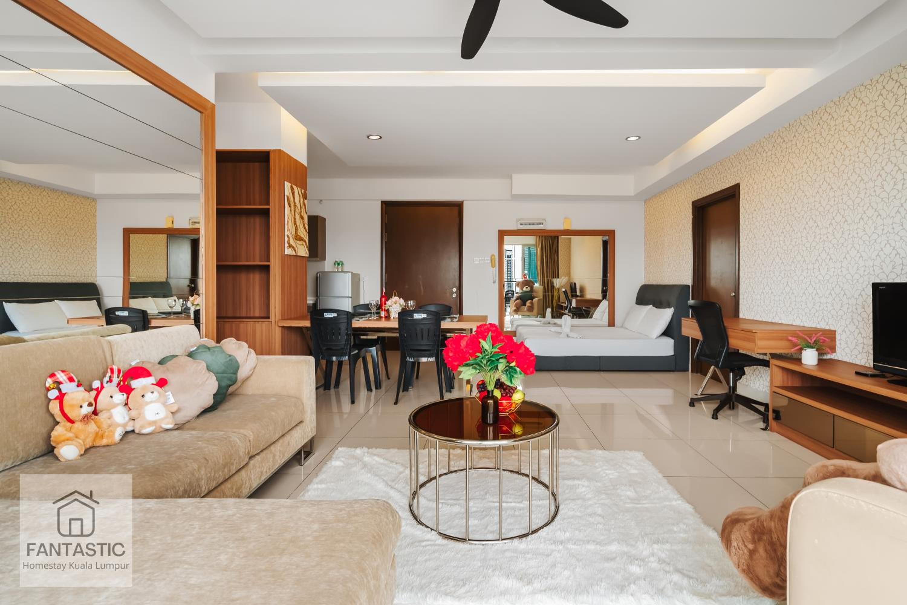 Regalia Residence at KLCC View Sky Pool by MC