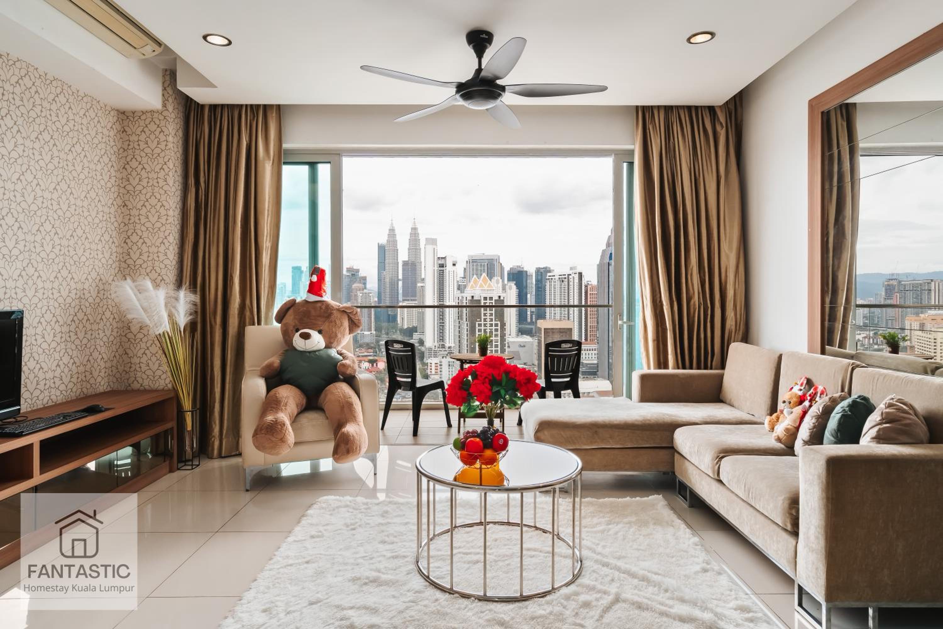 Regalia Residence at KLCC View Sky Pool by MC