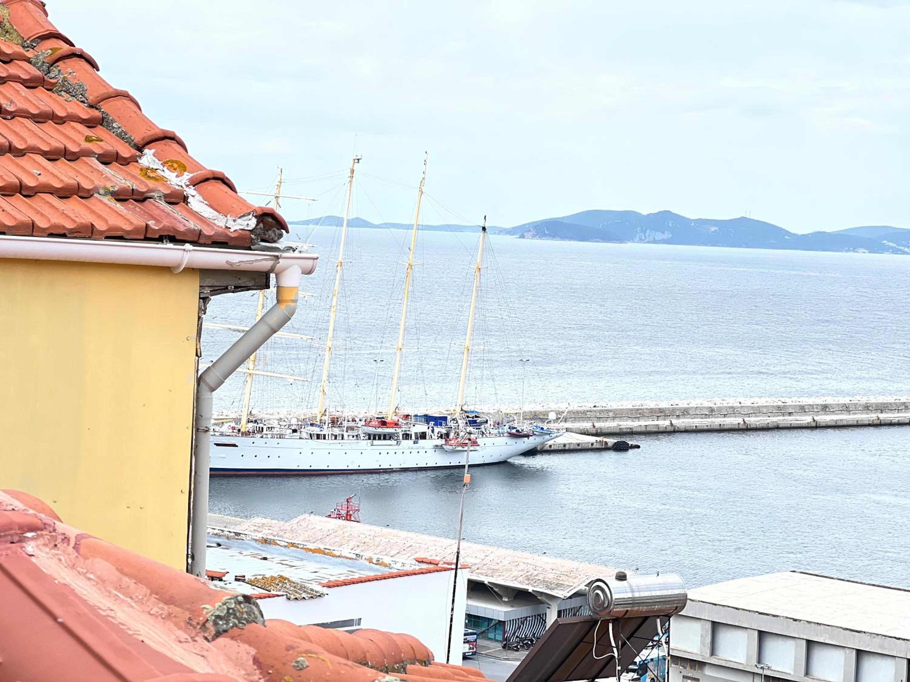 Theothea Suites