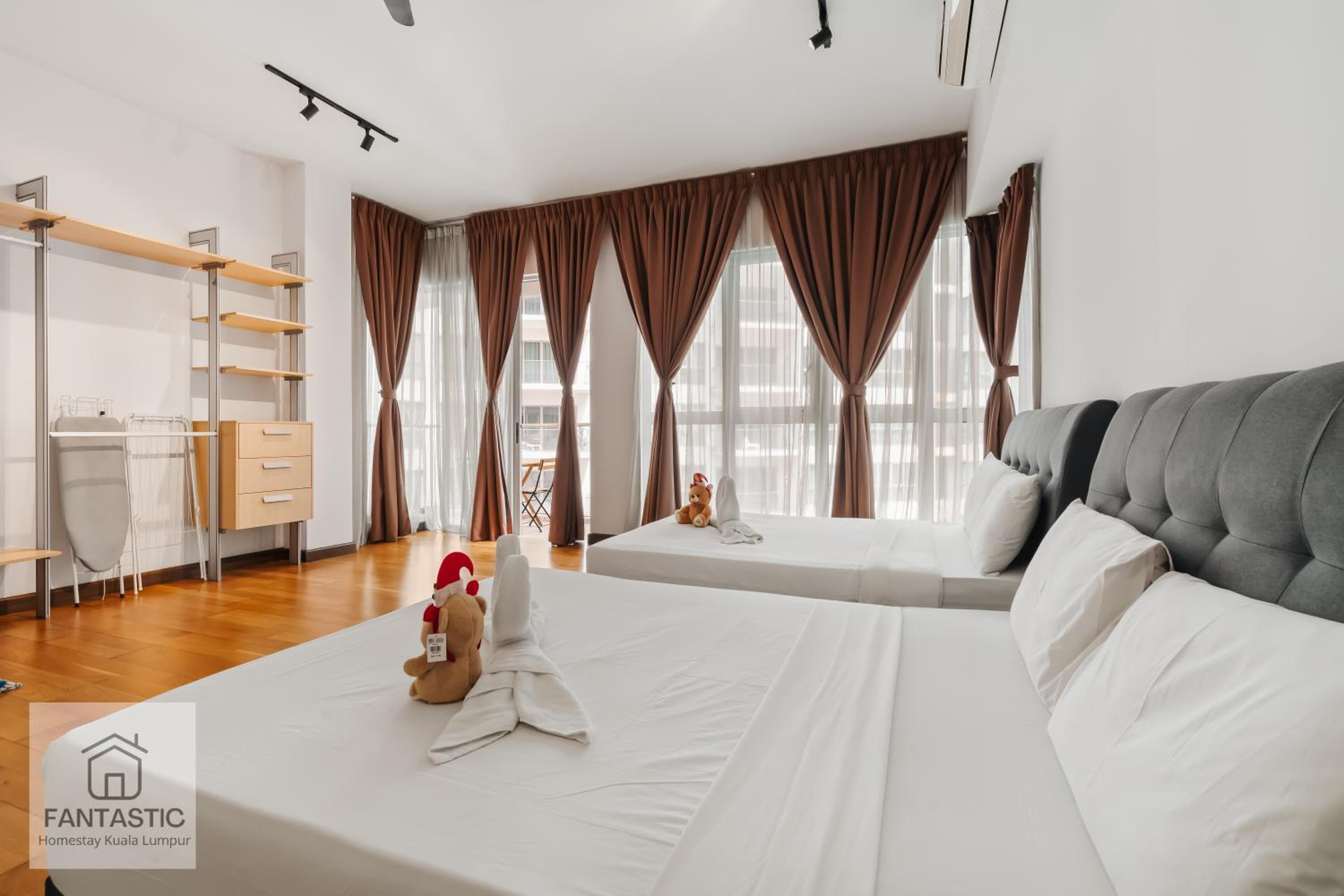 Regalia Residence at KLCC View Sky Pool by MC