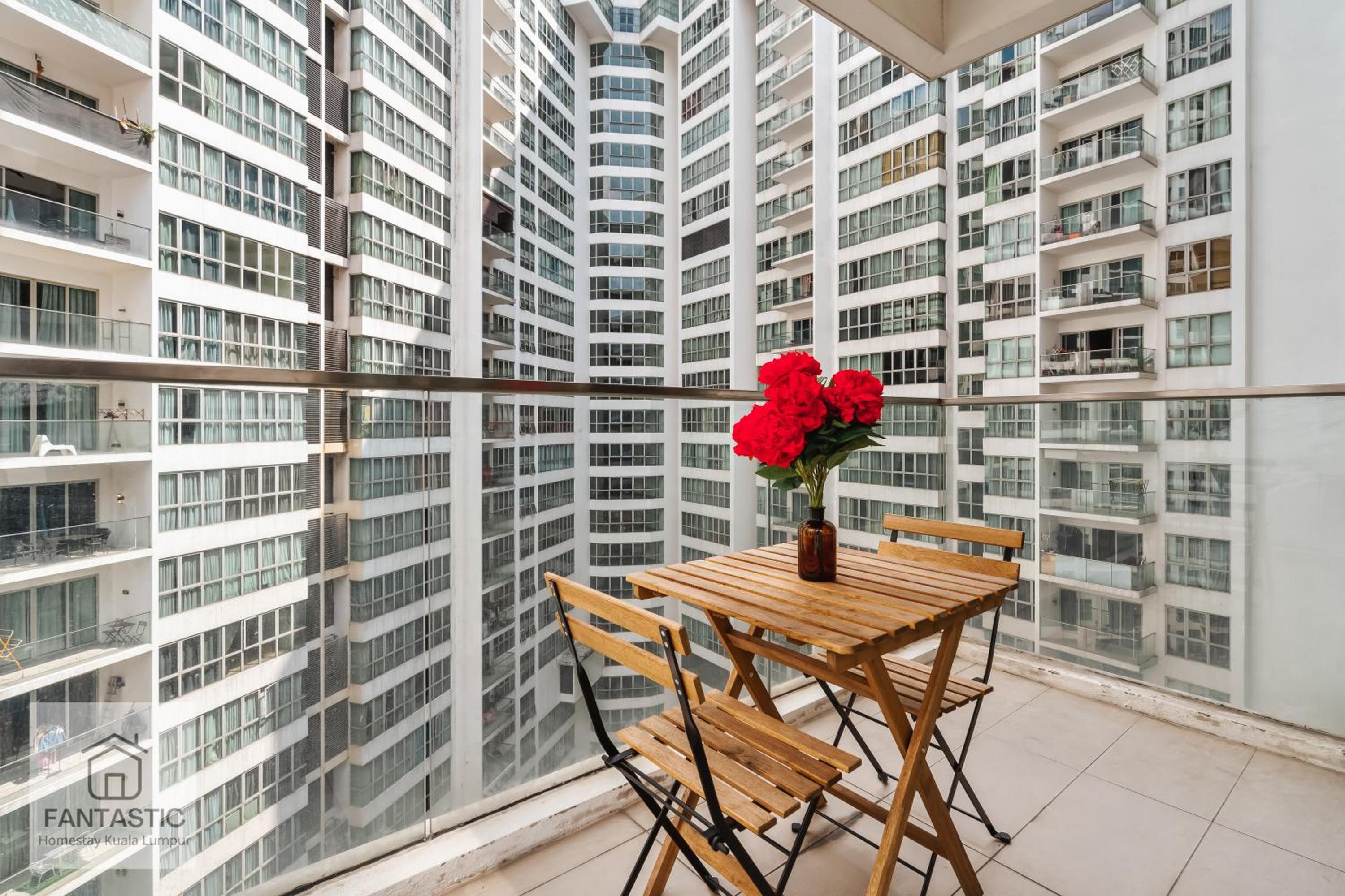 Regalia Residence at KLCC View Sky Pool by MC