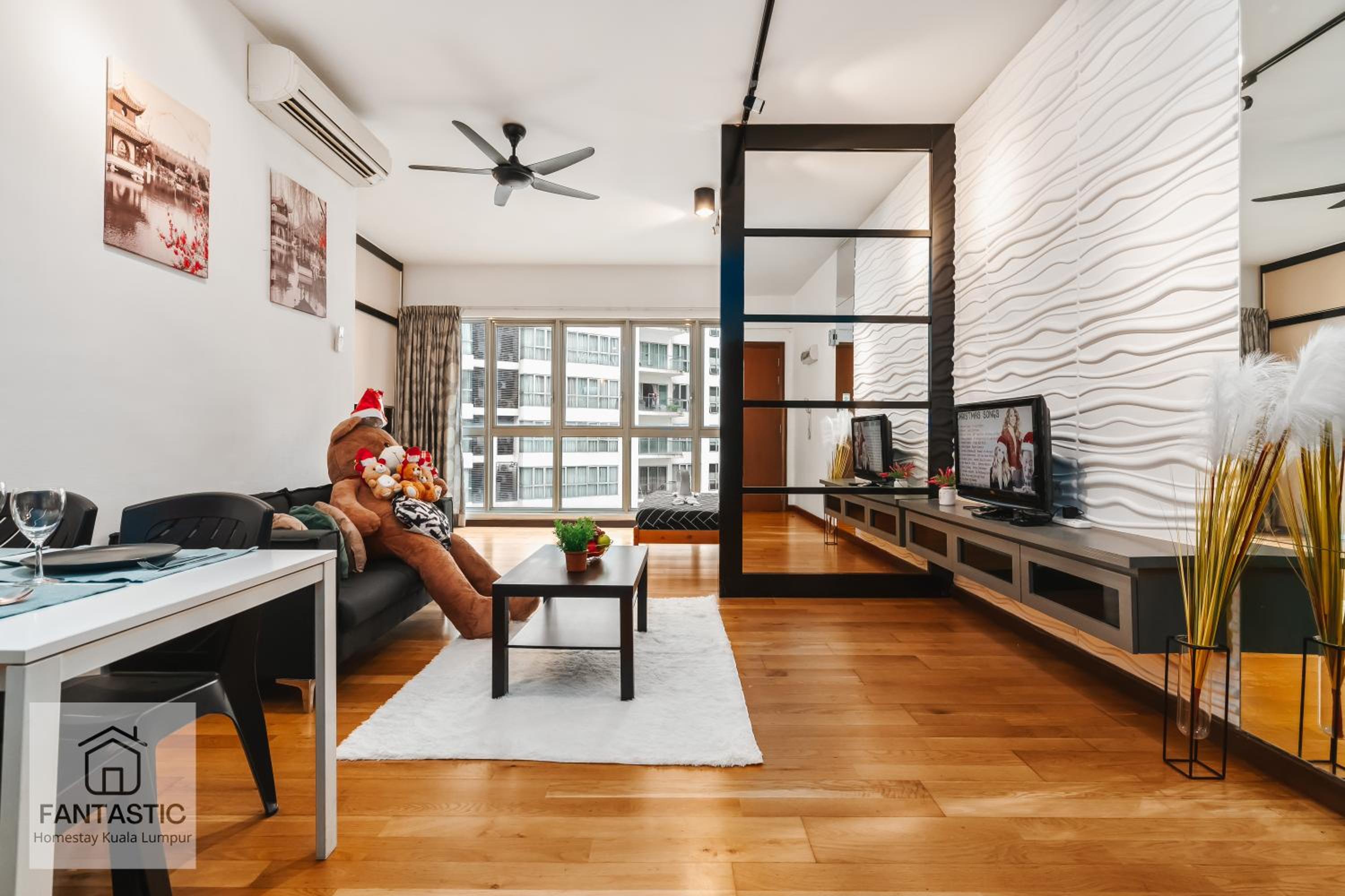 Regalia Residence at KLCC View Sky Pool by MC