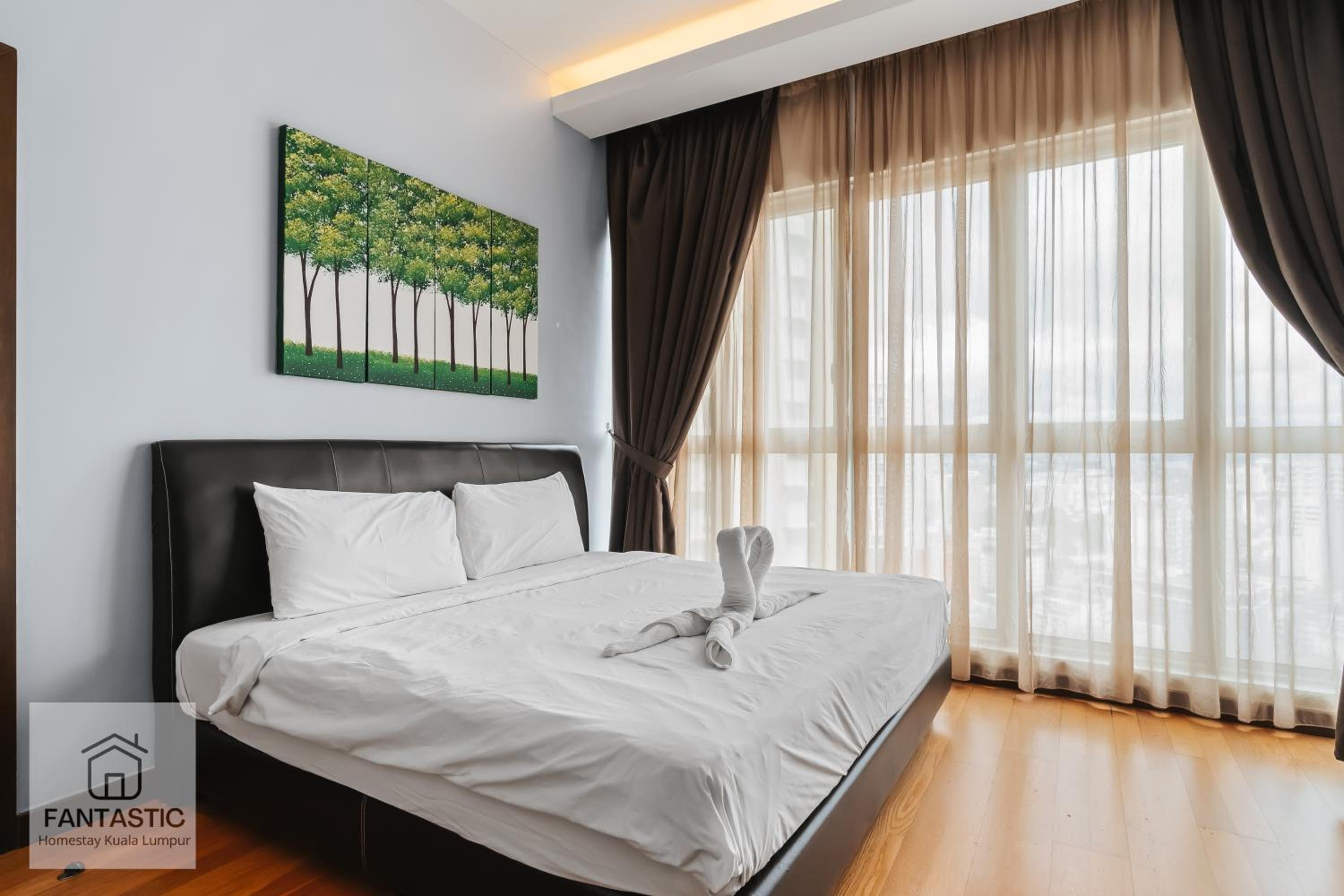 Regalia Residence at KLCC View Sky Pool by MC