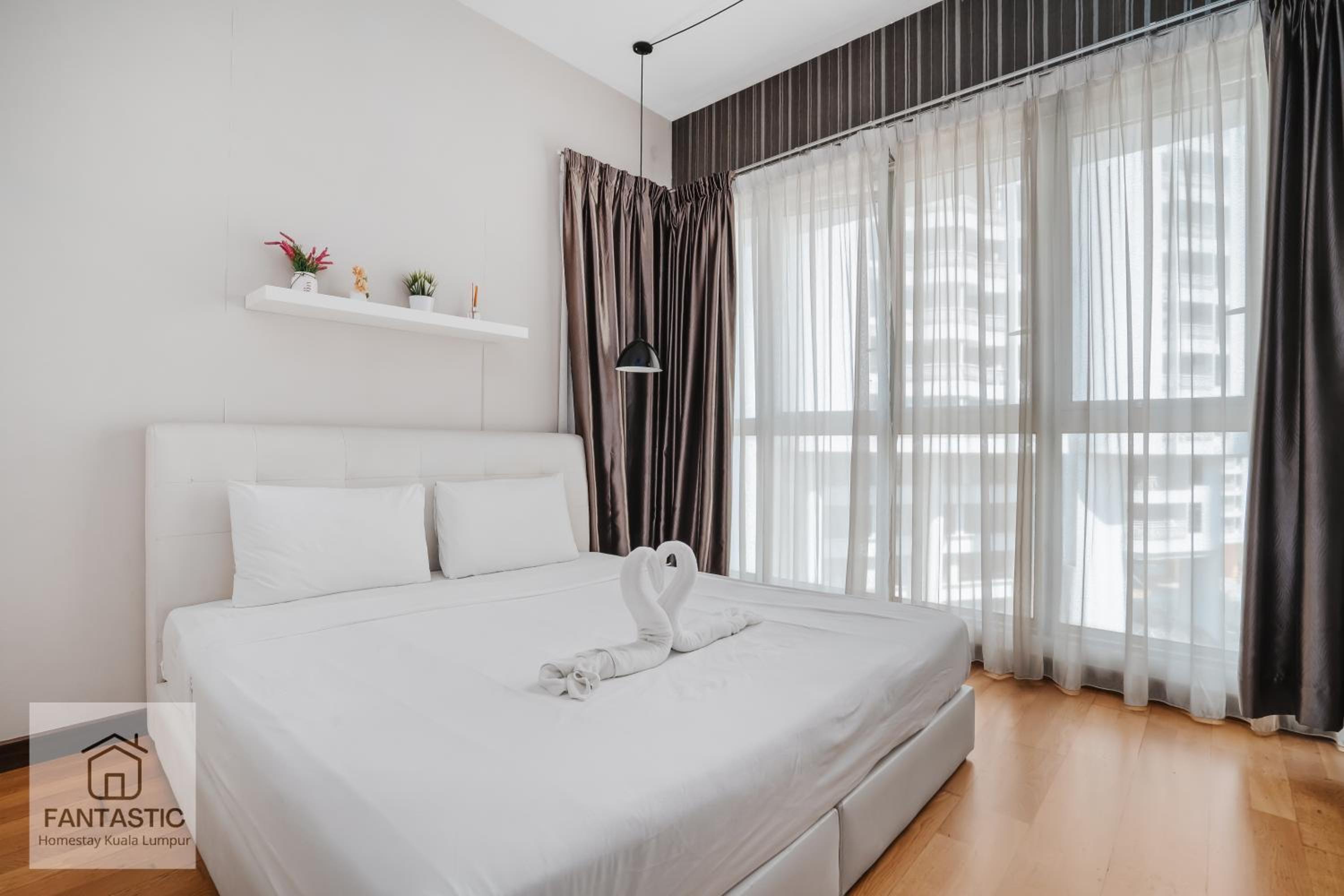 Regalia Residence at KLCC View Sky Pool by MC