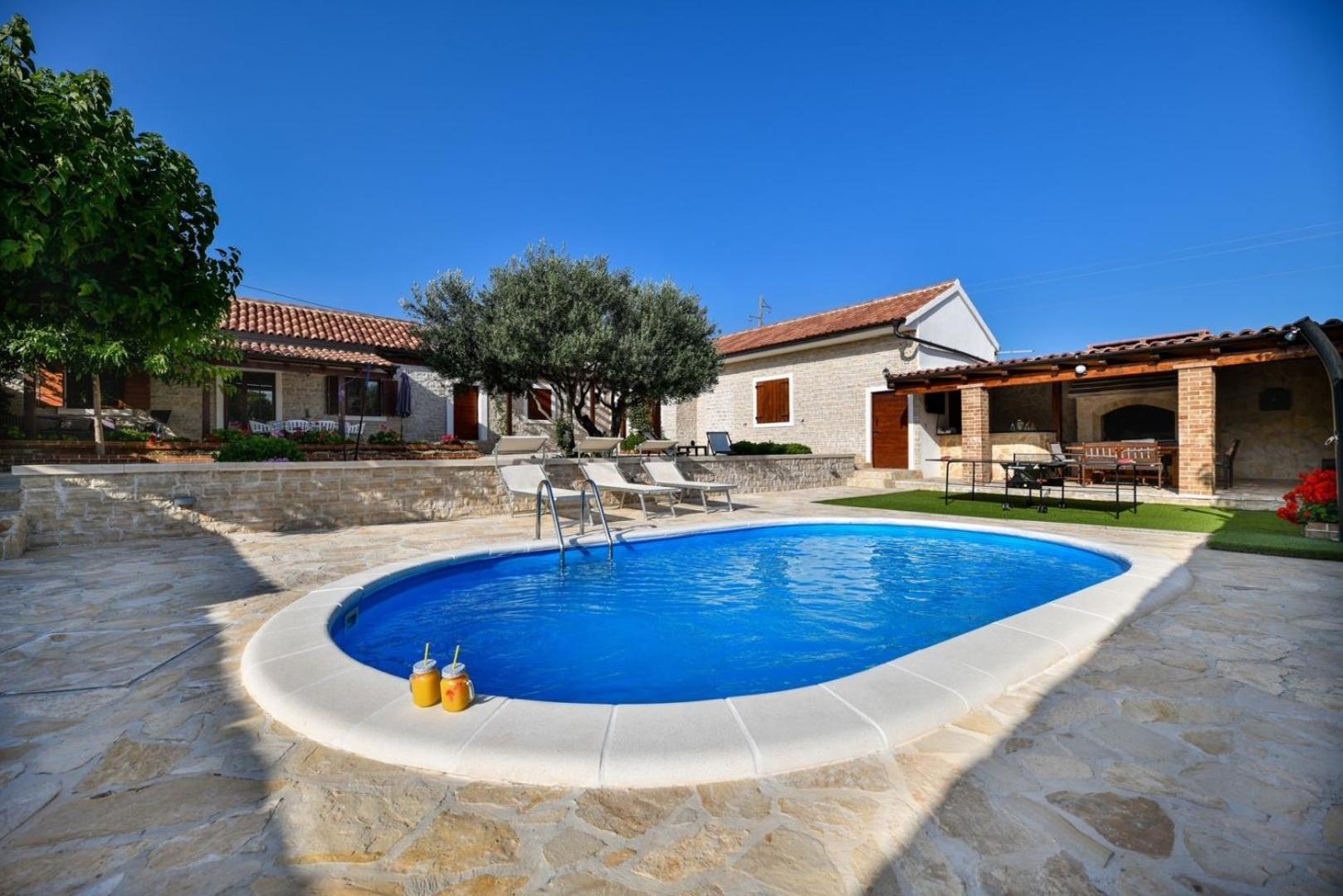 Luxury Villa Foxy Residence with private pool, jacuzzi and sauna