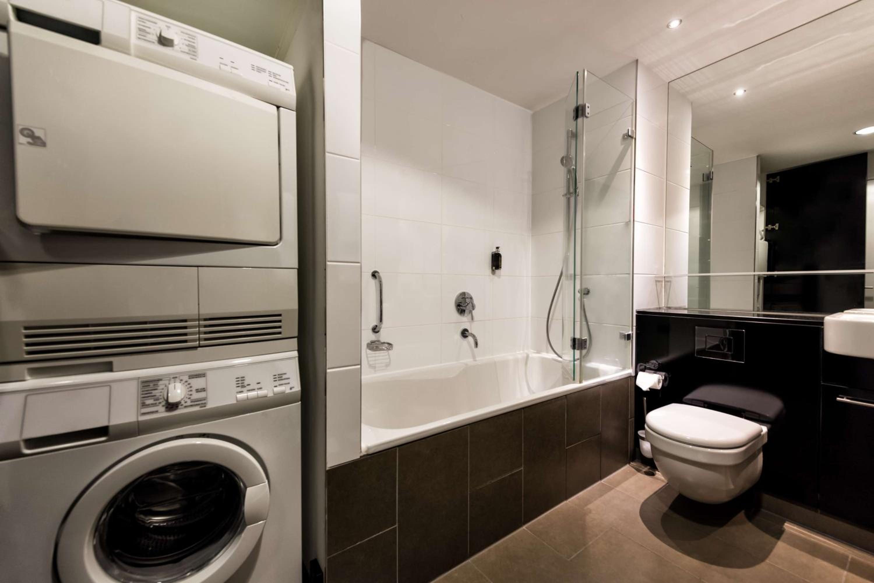 Adina Apartment Hotel Frankfurt Neue Oper - Property Image 4