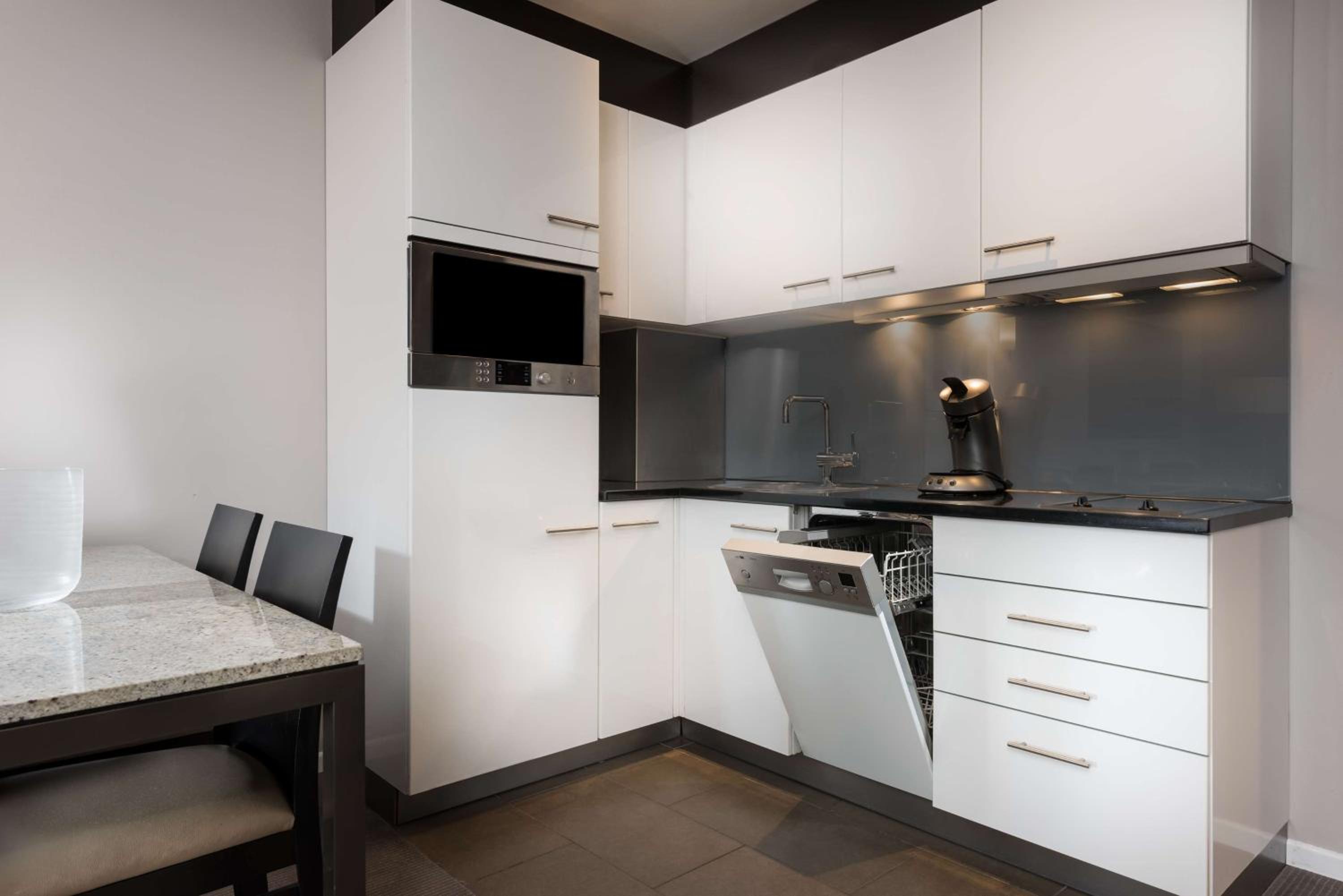 Adina Apartment Hotel Frankfurt Neue Oper - Property Image 6