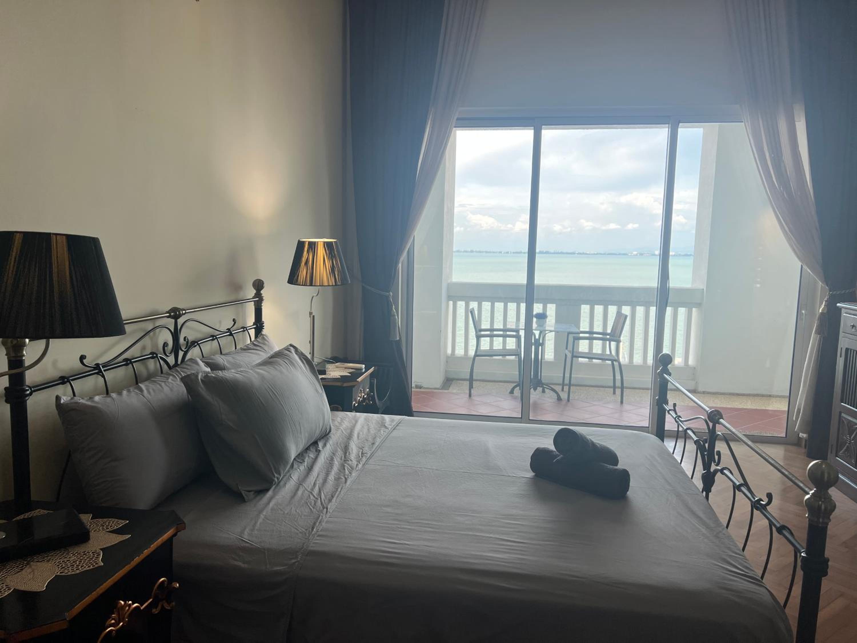 2Bedroom Seaview @ Straits Quay photo 7