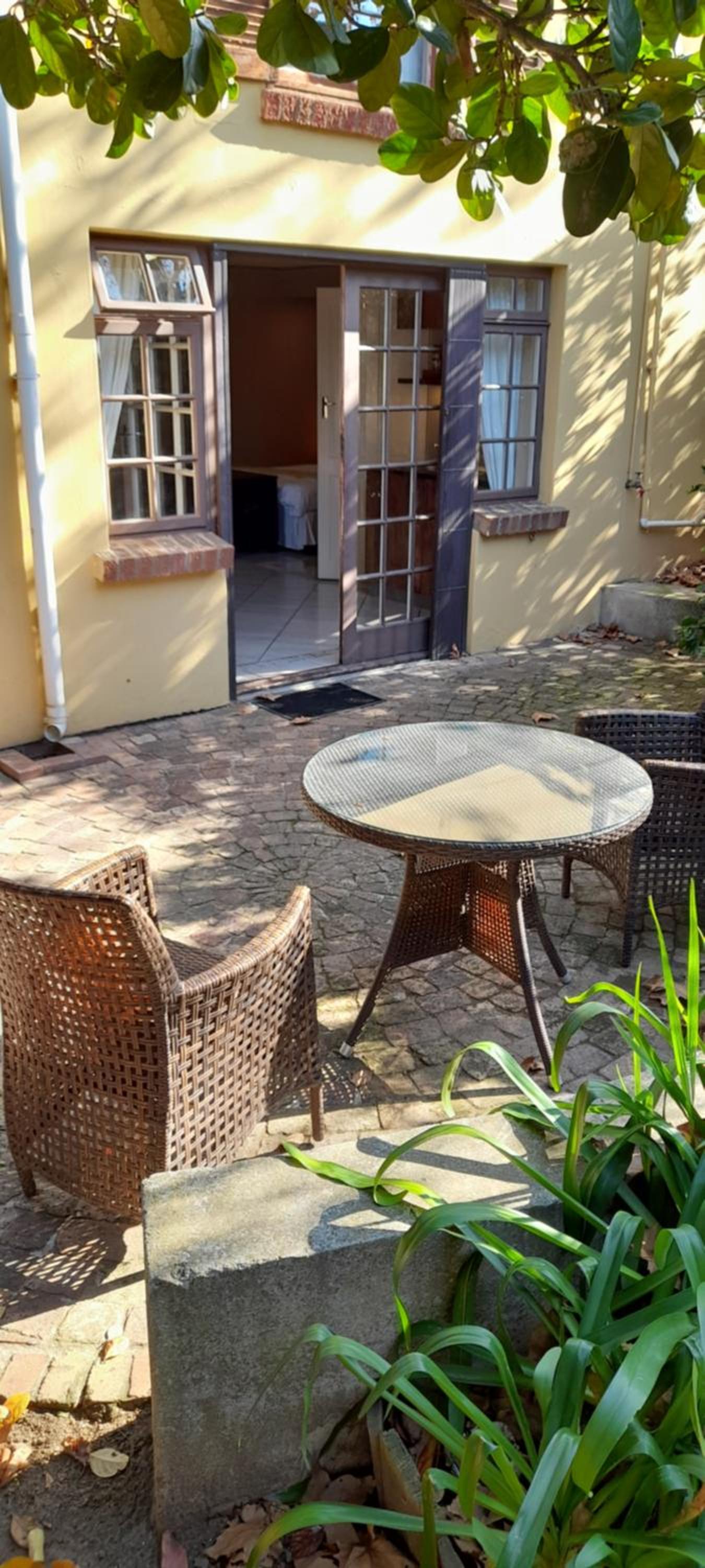 Lovely Kaapgracht, rental unit with free parking view 2