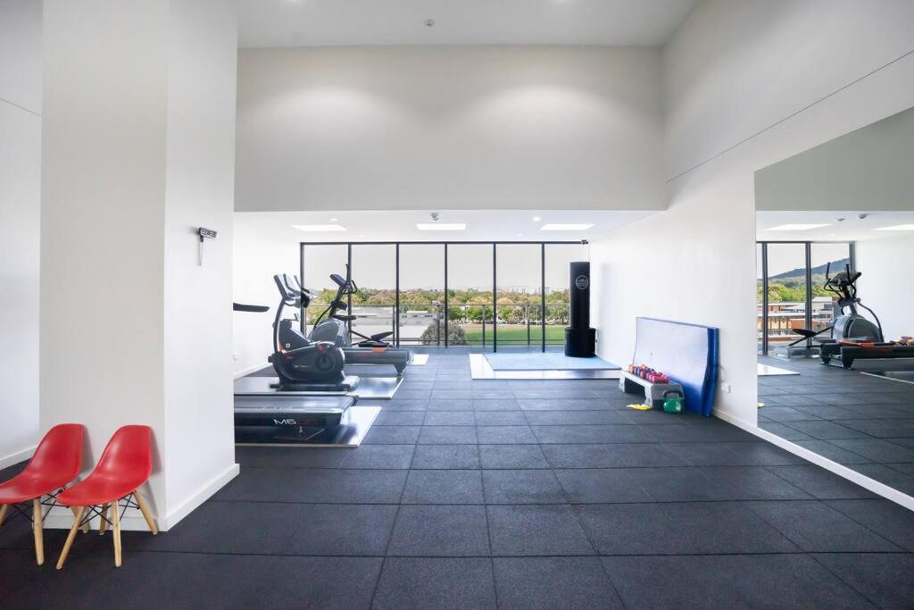 Lux 2 Bed 2 Bath Secure Parking Apartment in the Heart of Dickson, Canberra