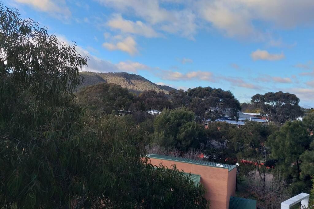 Lux 2 Bed 2 Bath Secure Parking Apartment in the Heart of Dickson, Canberra