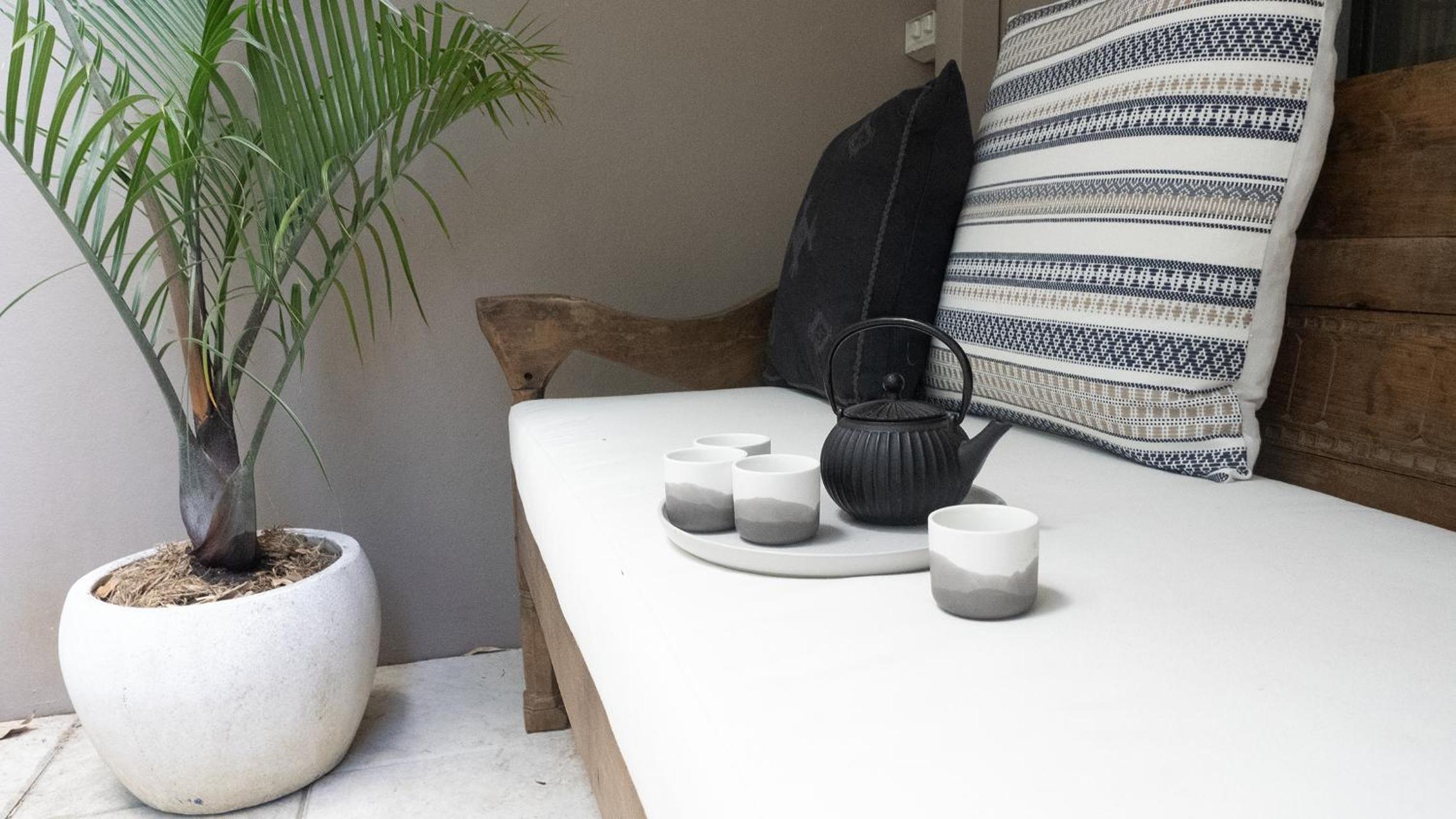 Combi's Cove Beachside Oasis