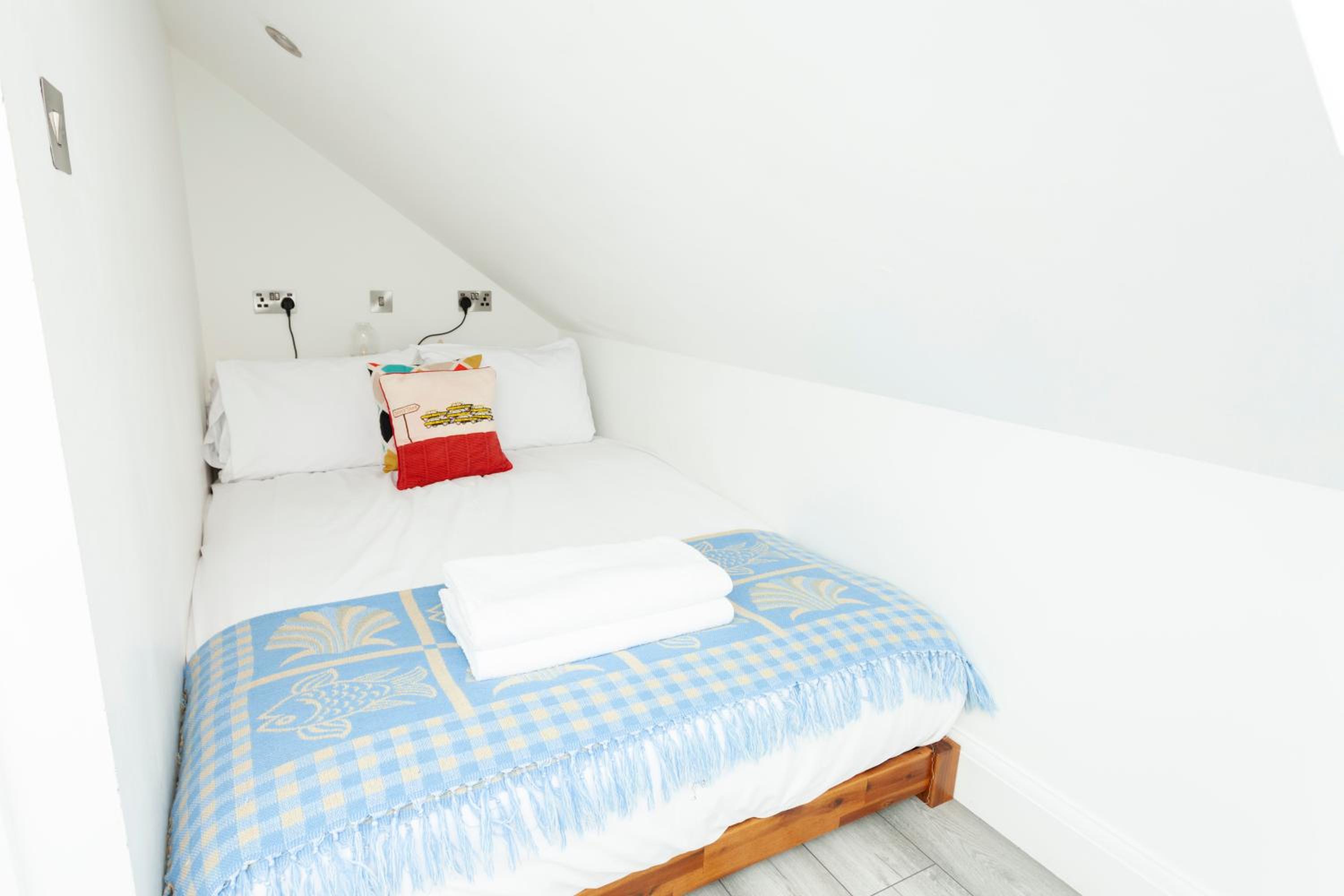 Sunbeam Cottage sleeps 10