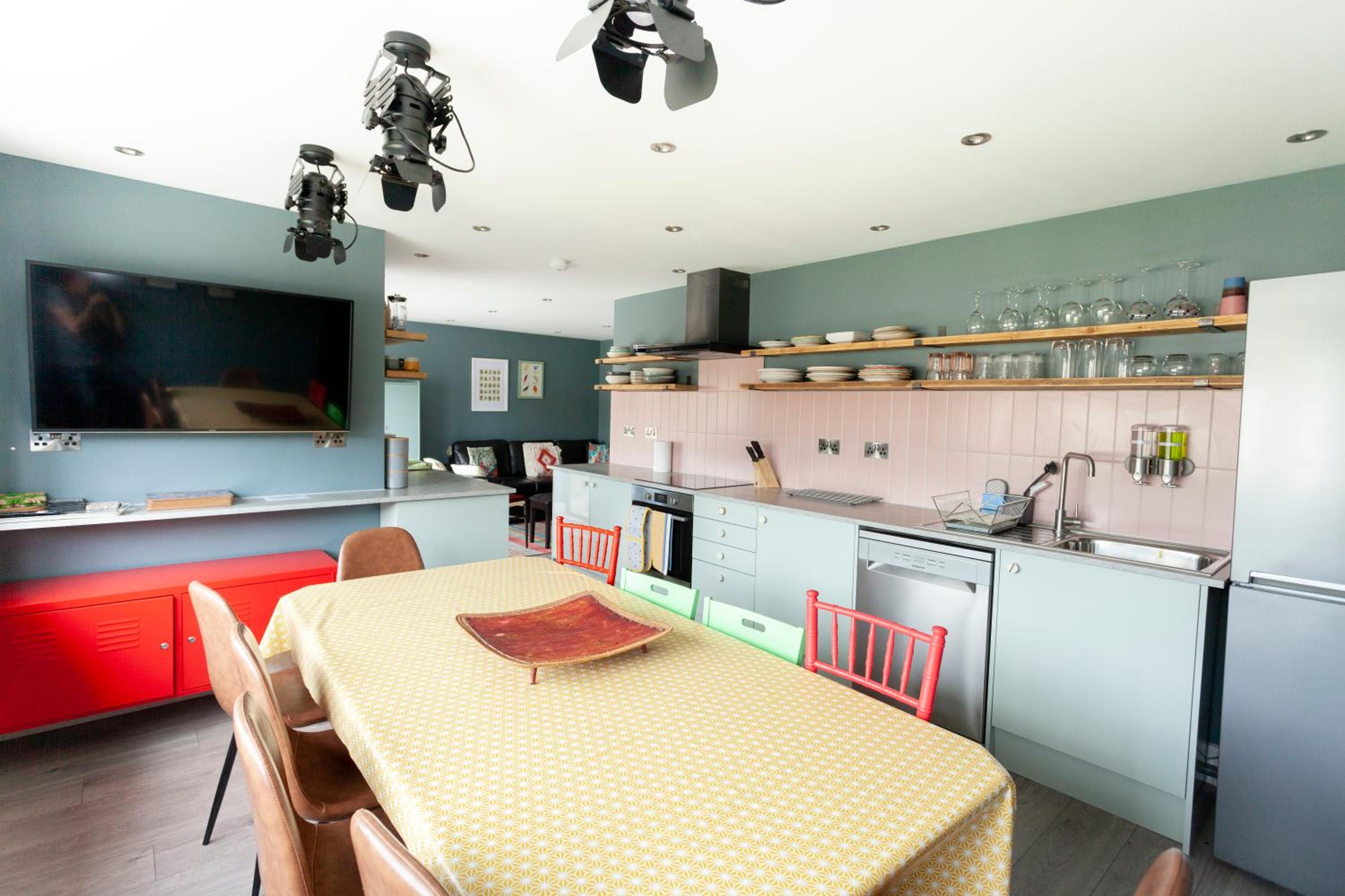 Sunbeam Cottage sleeps 10