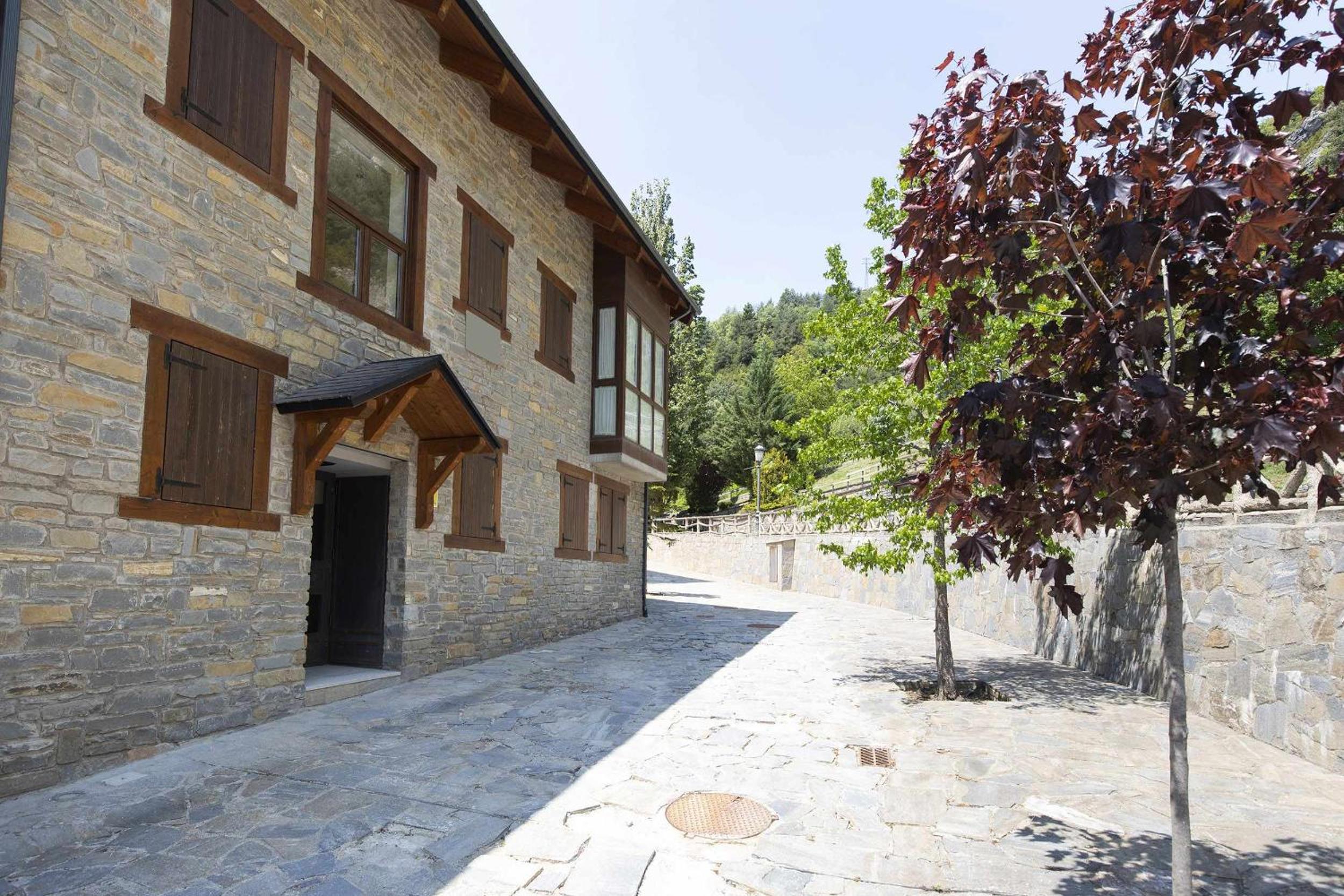 Refugio del Roble by BeValle