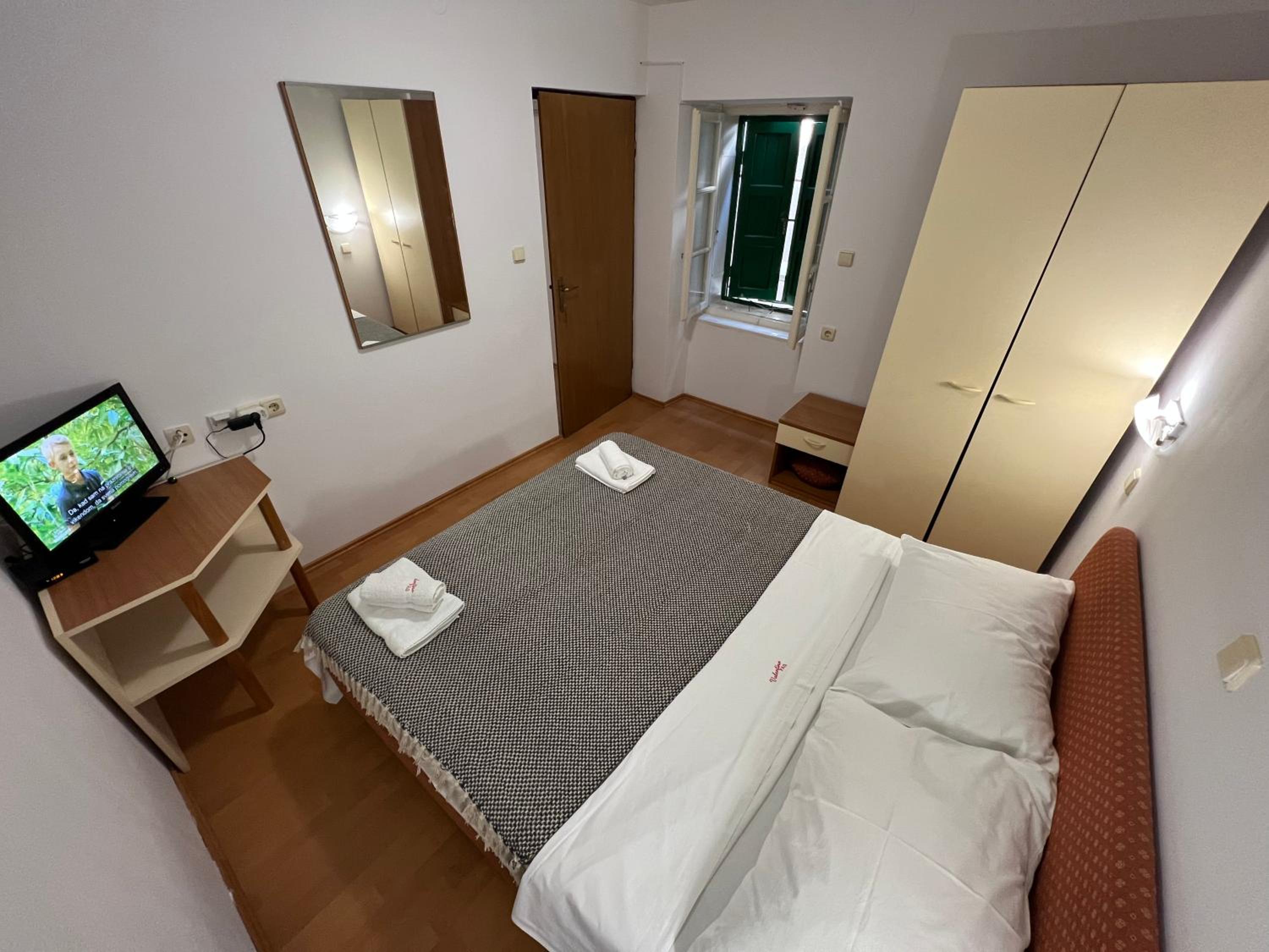 Apartments Valentino by Pag tours