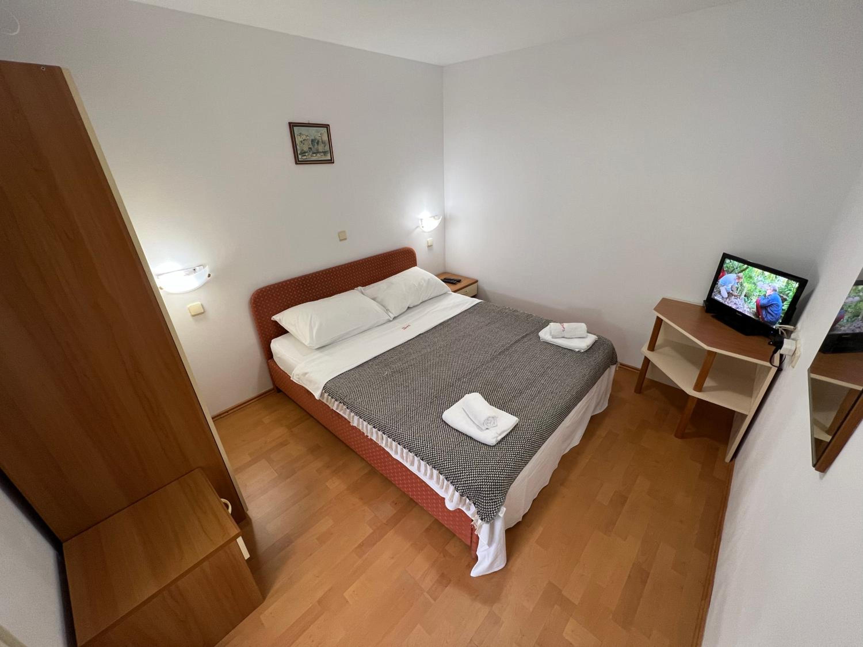 Apartments Valentino by Pag tours