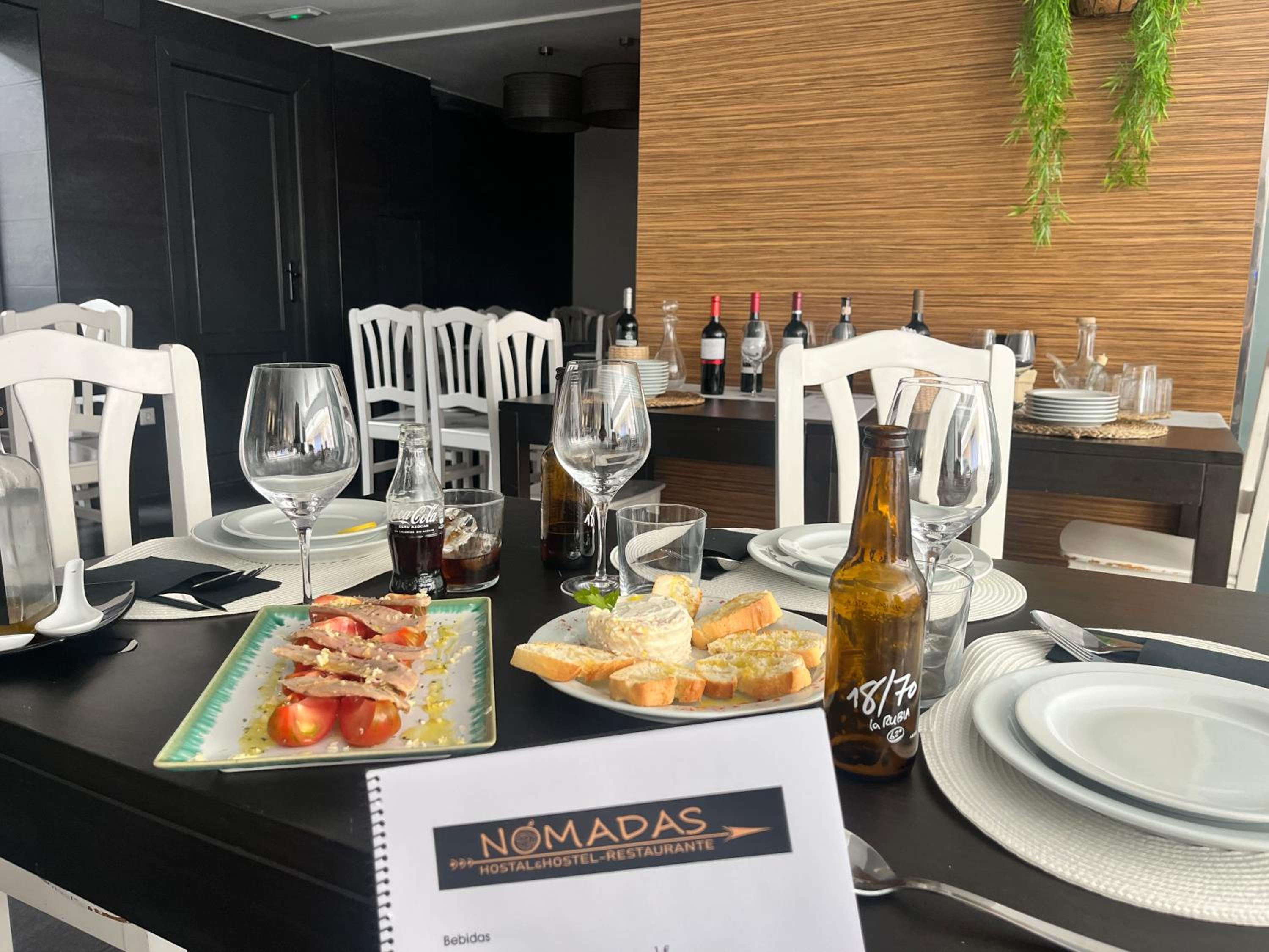 Hostal Nomadas by Gloove